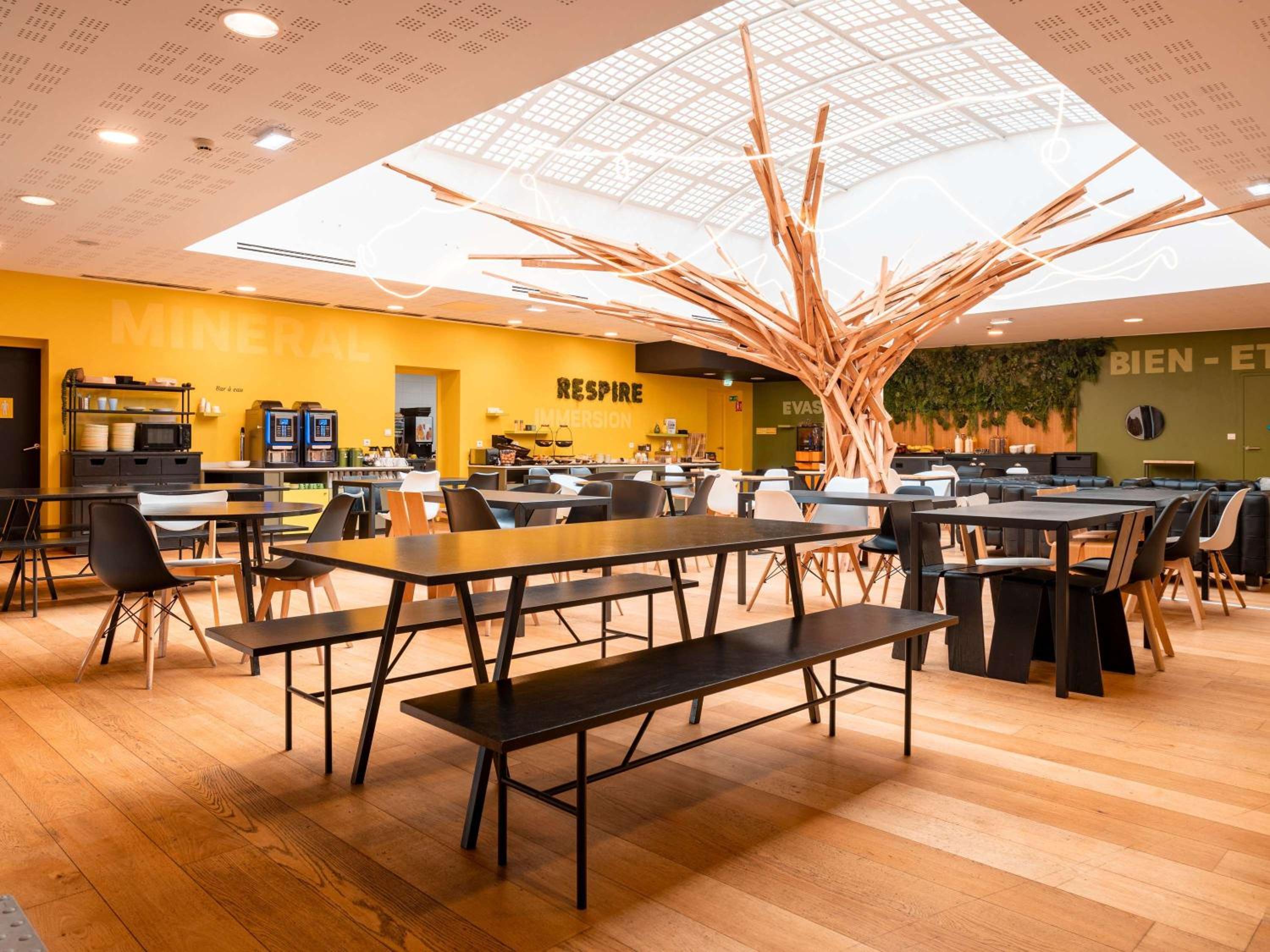 Calais Vacations - ibis Styles Calais Centre - Property Image 4