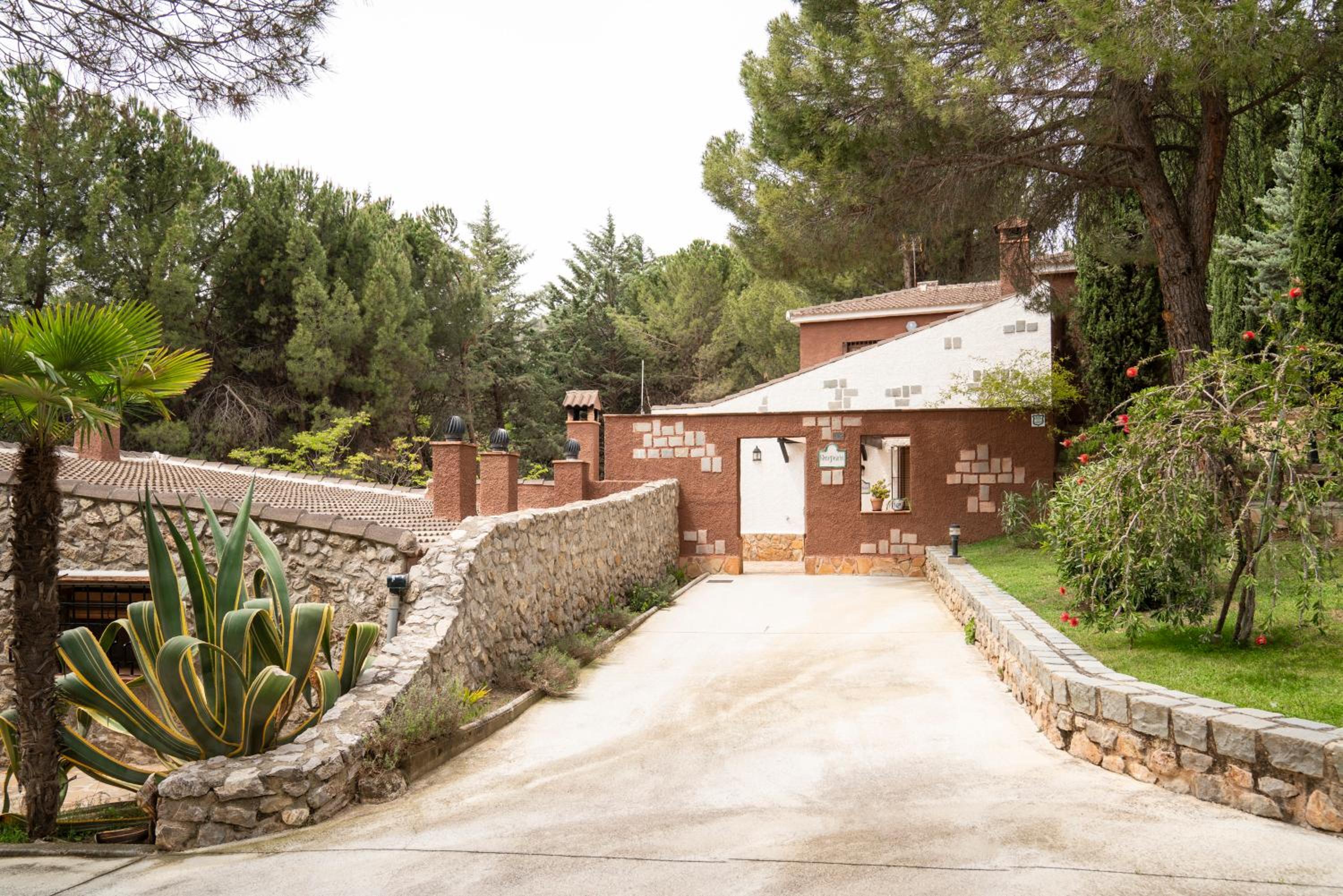 Apiedesierra - Caserio del Colmenar
