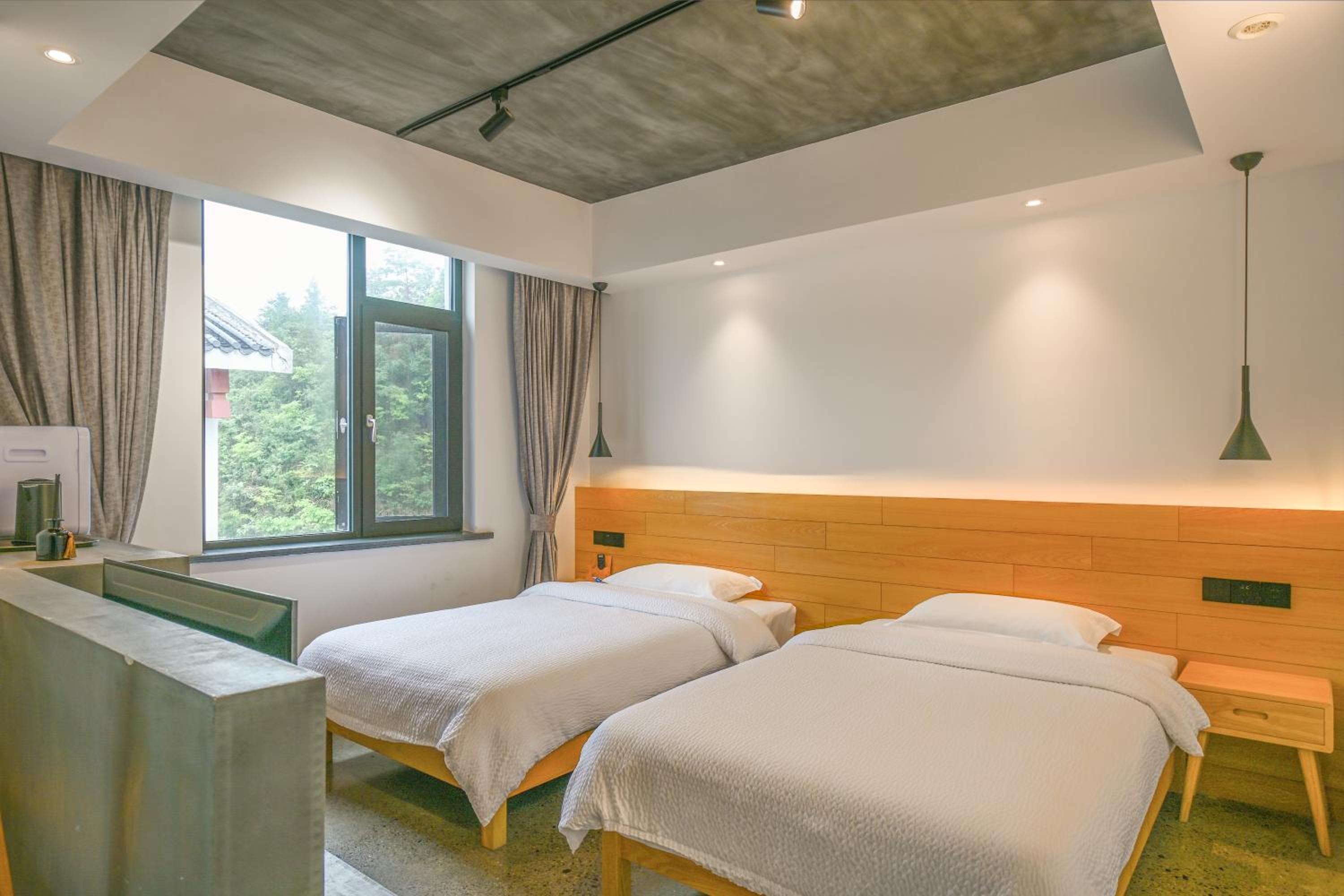 Tianmen Boutiqu Hotel-Free pickup-English services-Near the Tianmen Cableway