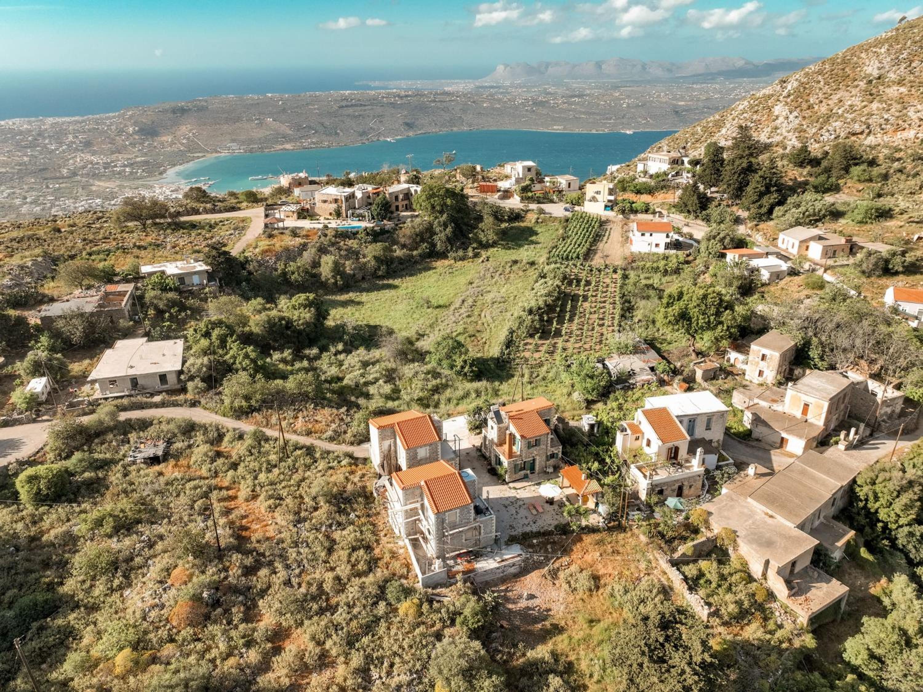 Agapi's Charming Retreat - Rustic Escape By Chania