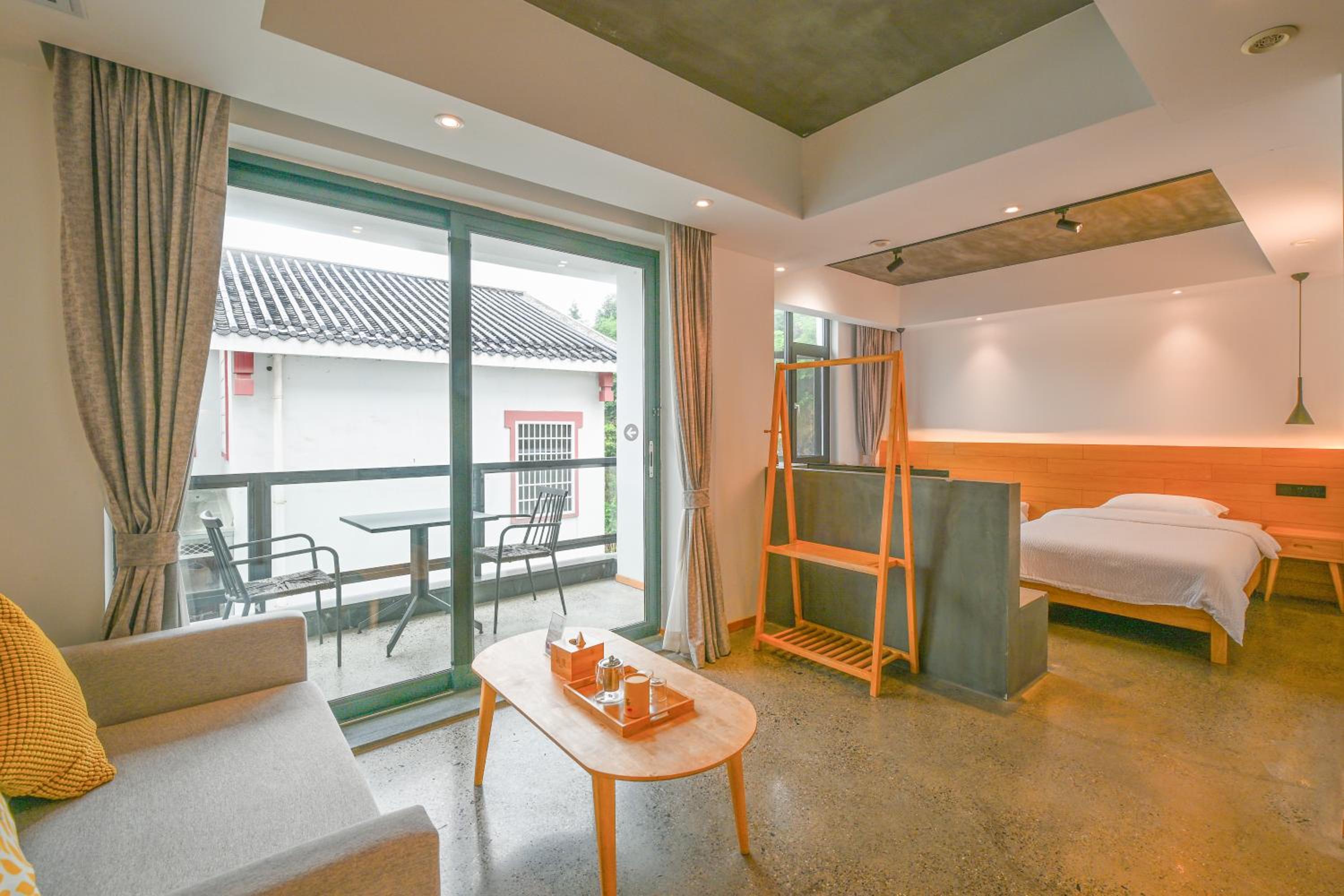 Tianmen Boutiqu Hotel-Free pickup-English services-Near the Tianmen Cableway