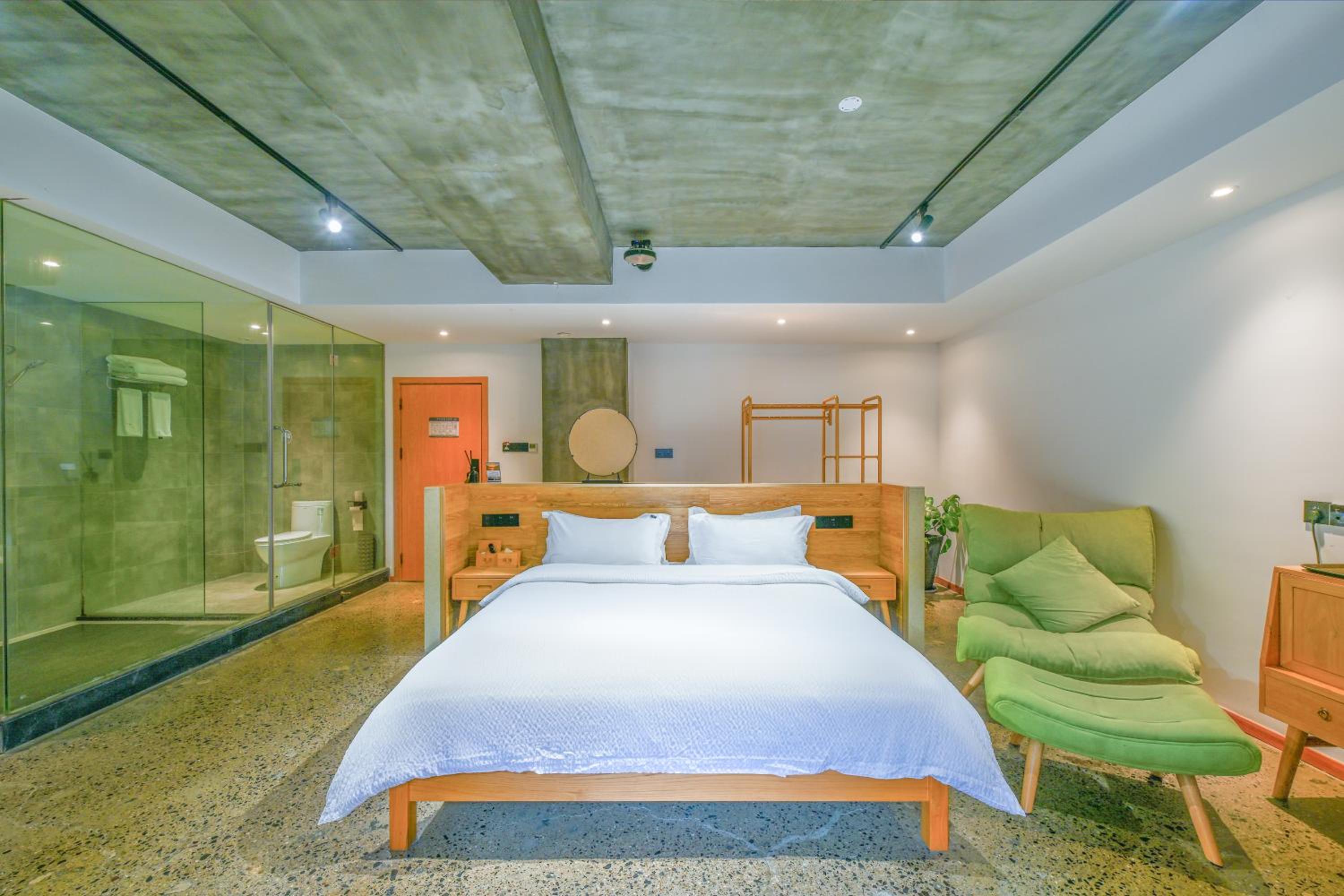 Tianmen Boutiqu Hotel-Free pickup-English services-Near the Tianmen Cableway