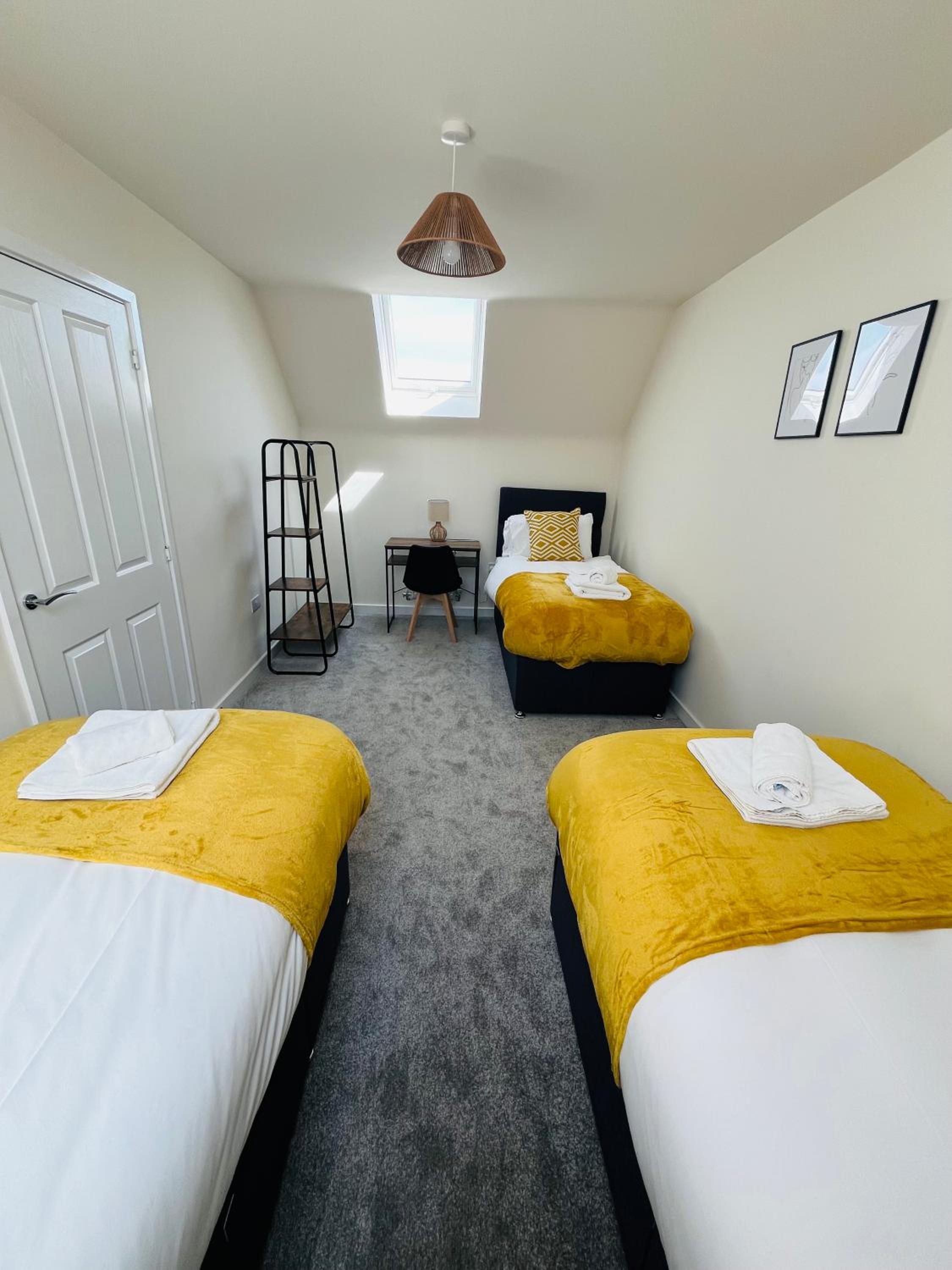 Leicester Vacations - Leicester City 4 Bed home - Property Image 18