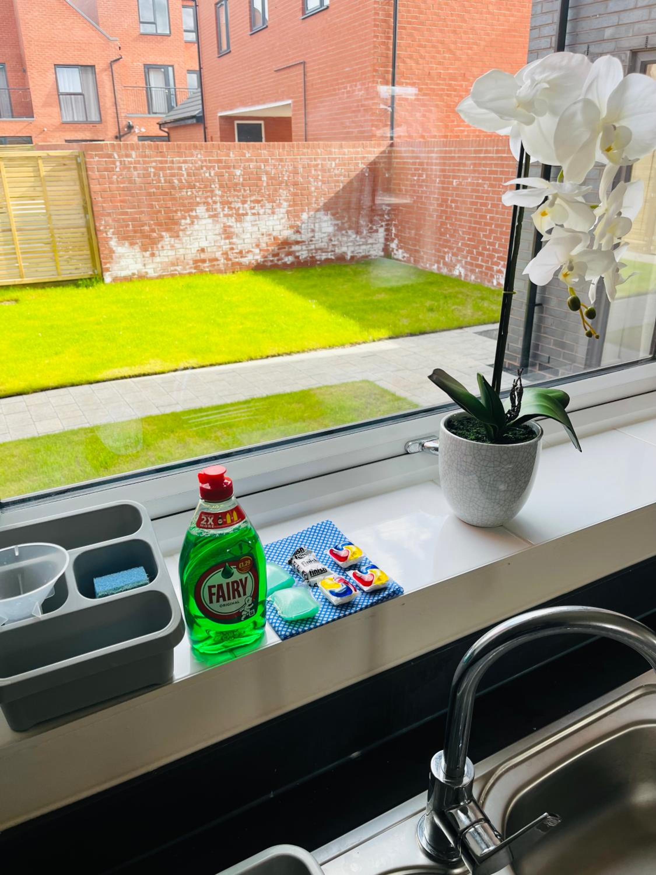 Leicester Vacations - Leicester City 4 Bed home - Property Image 38
