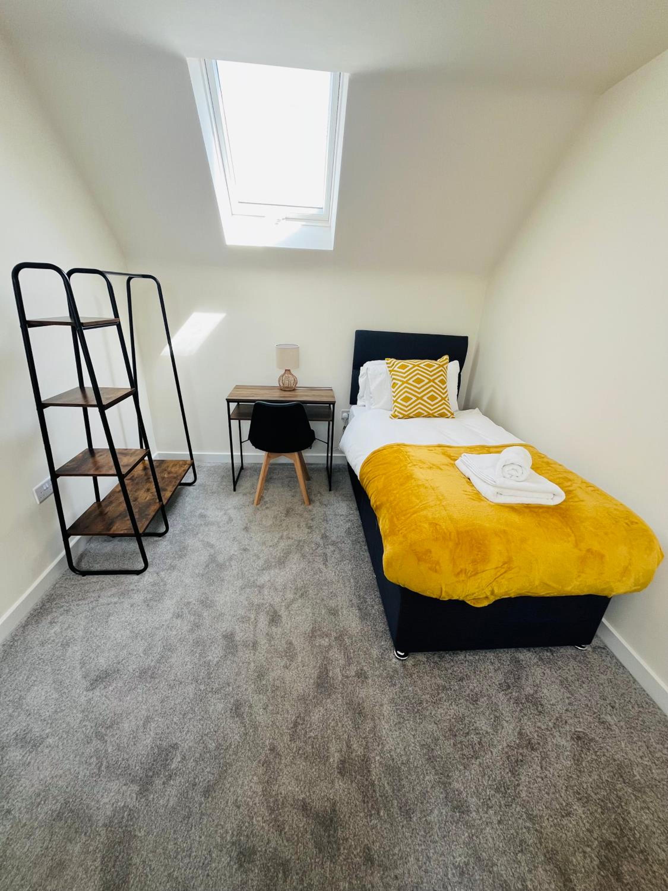 Leicester Vacations - Leicester City 4 Bed home - Property Image 8