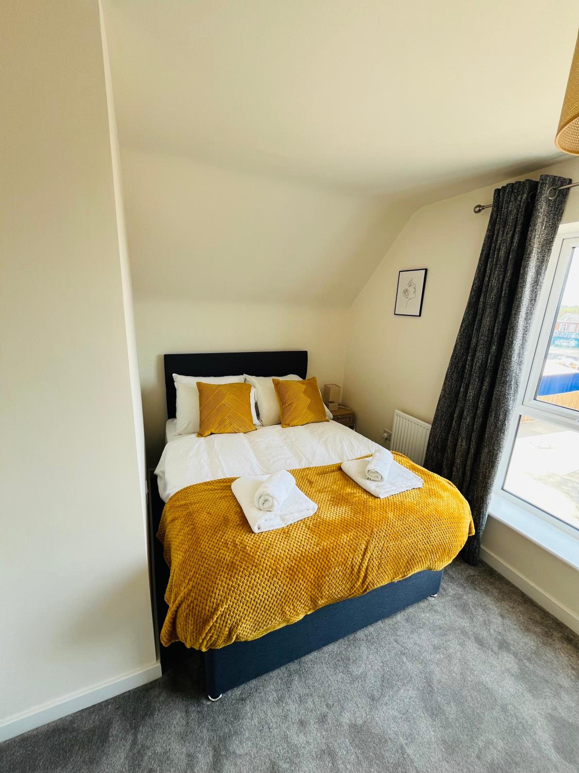 Leicester Vacations - Leicester City 4 Bed home - Property Image 7