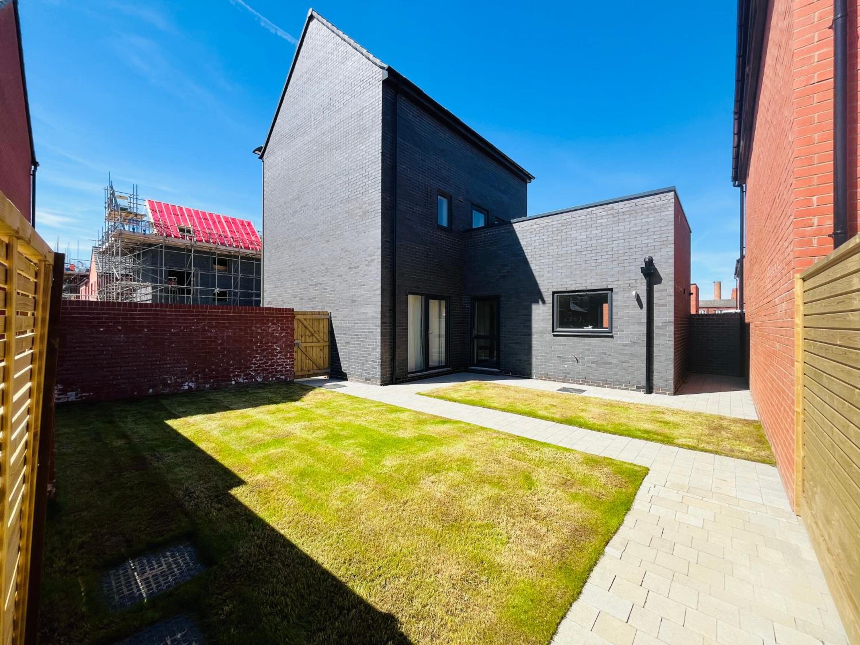 Leicester Vacations - Leicester City 4 Bed home - Property Image 16