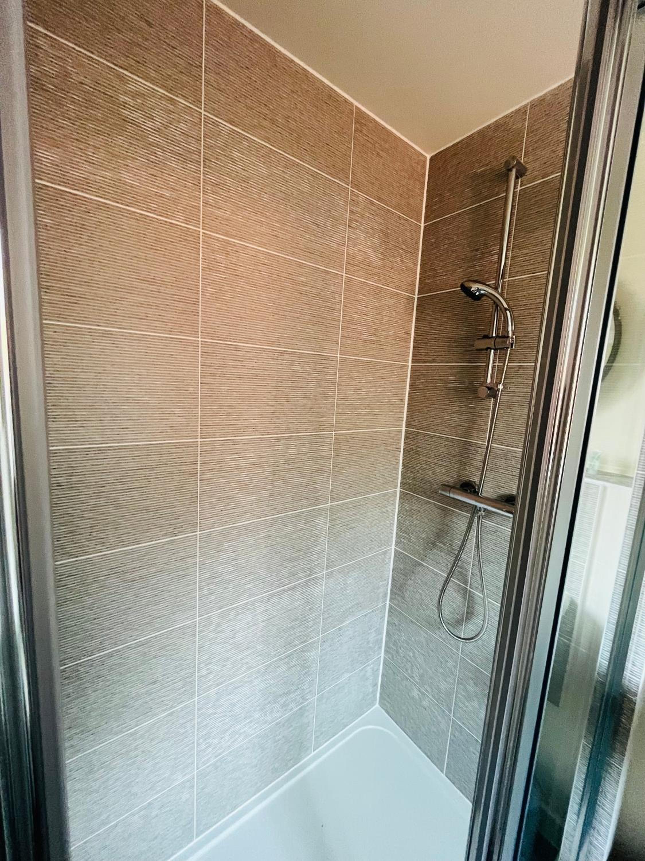 Leicester Vacations - Leicester City 4 Bed home - Property Image 15