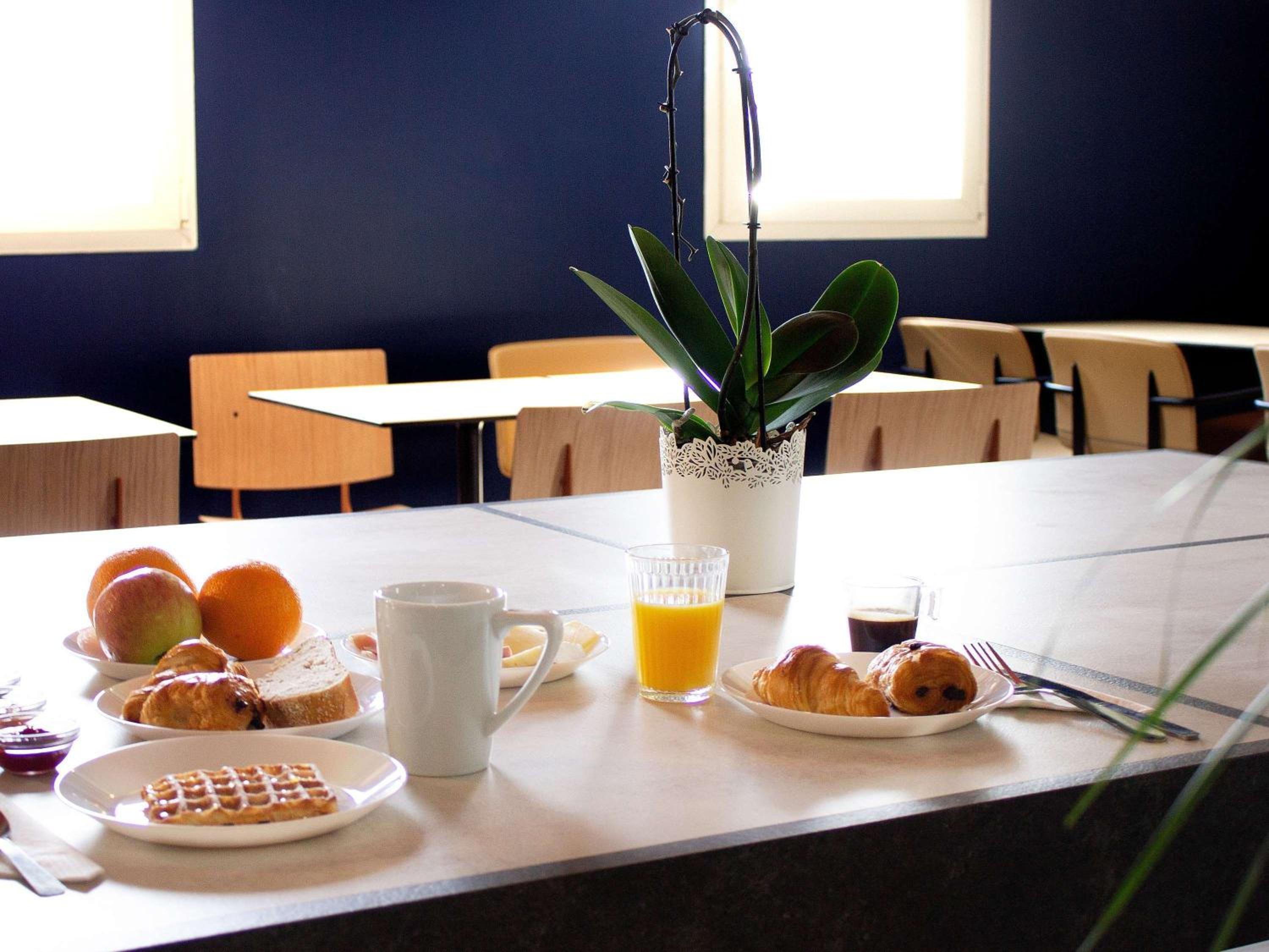 Hotel ibis budget Lunel Porte de Camargue - Image 1