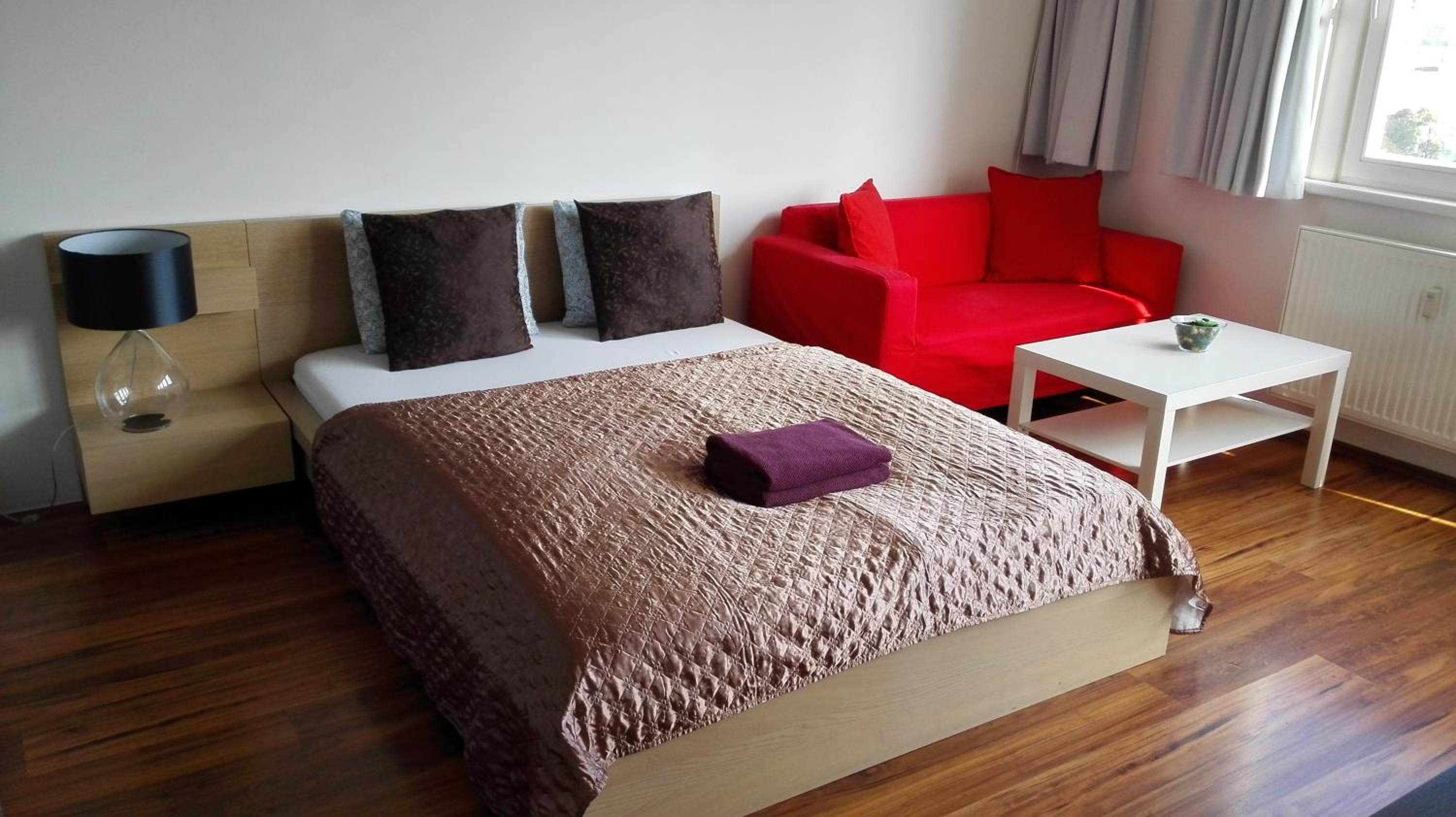 Golden Family Apartments