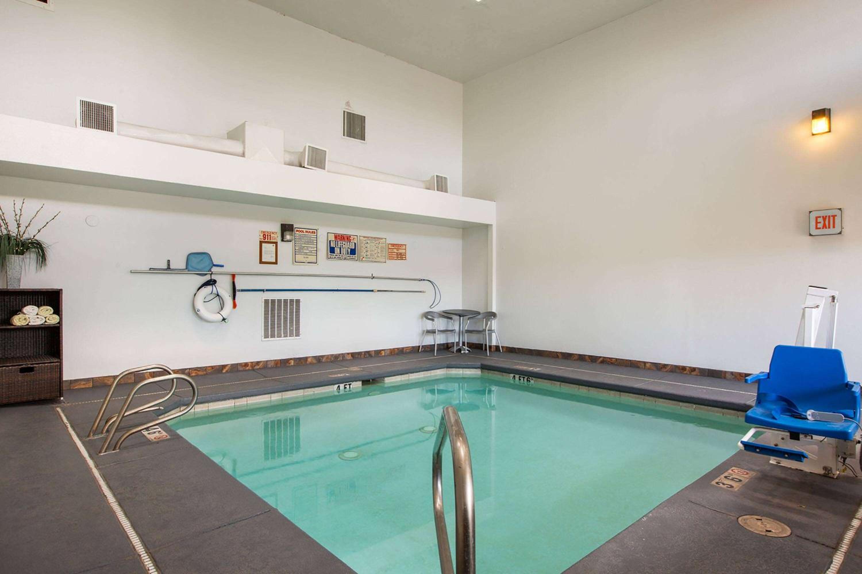 Sandia Peak Inn Old Town ABQ, a Howard Johnson by Wyndham