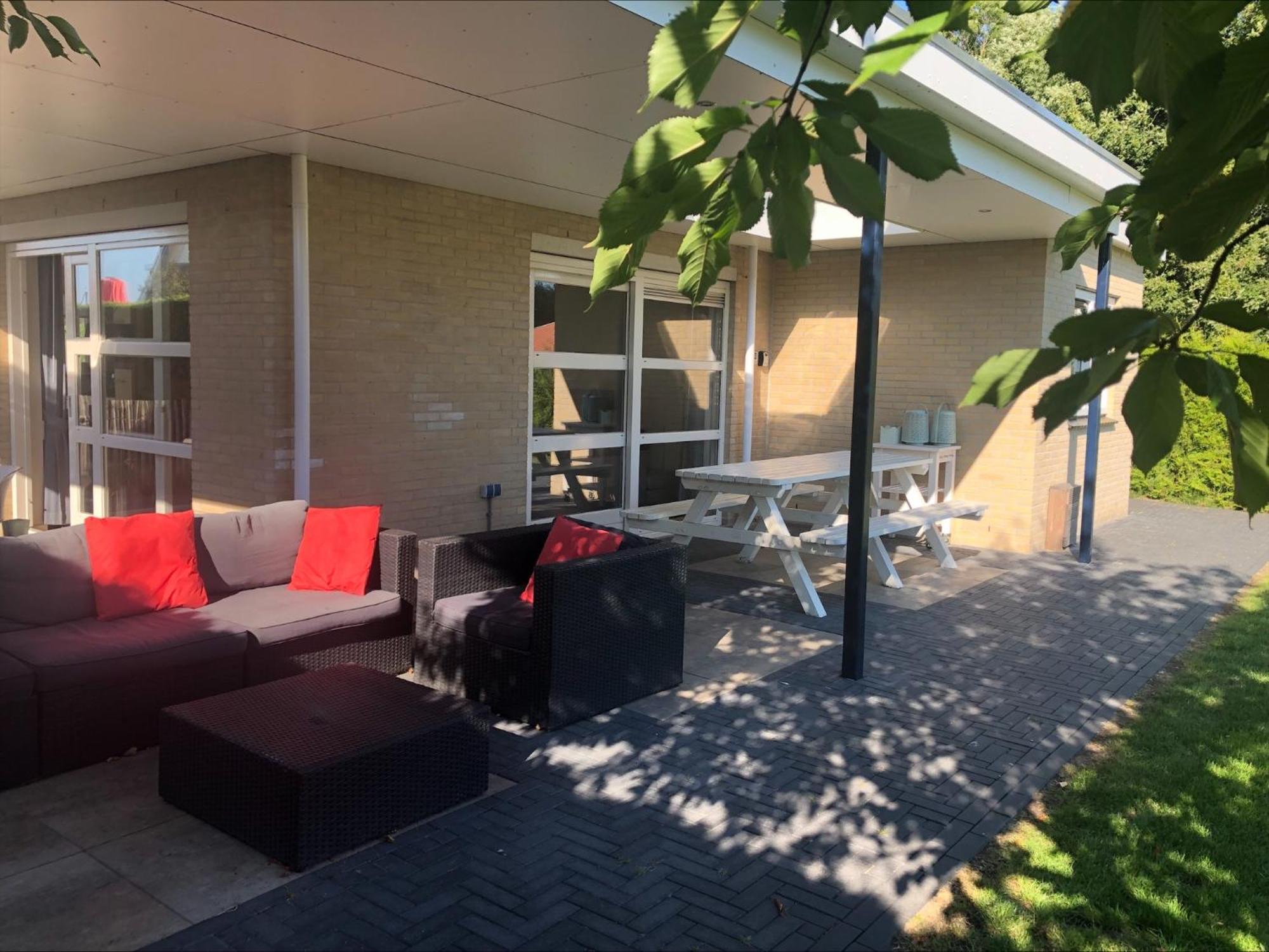 Villa Overstag view 2
