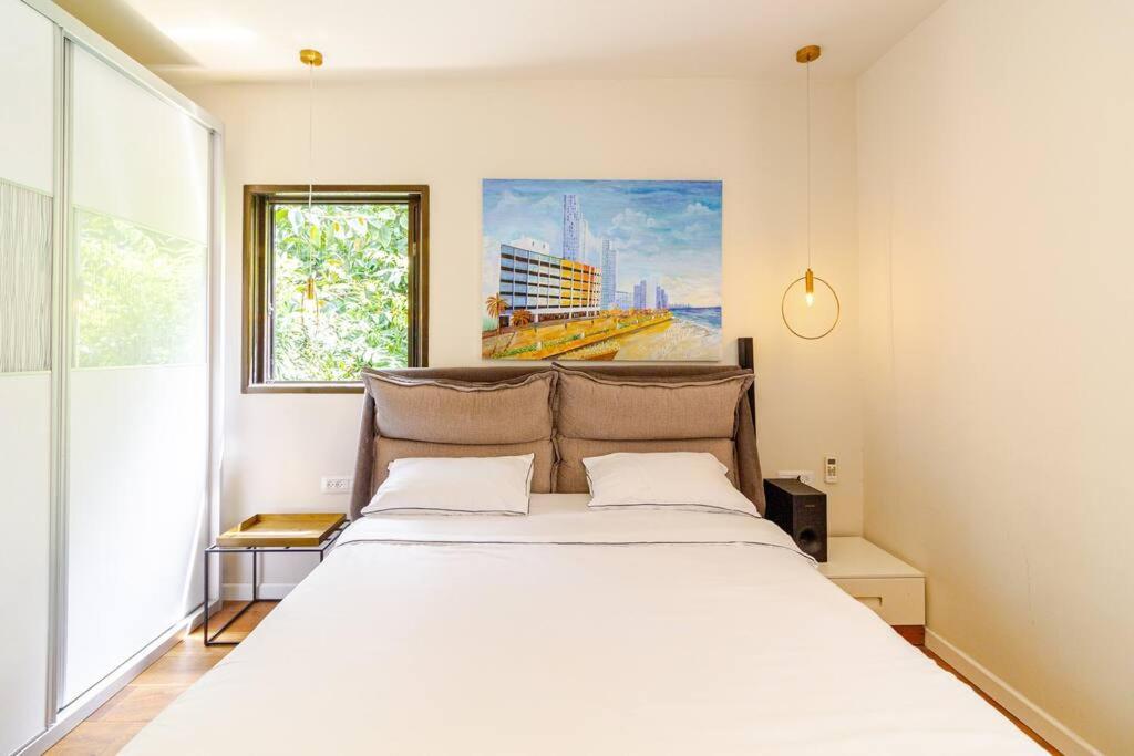 Luxe & Stylish Beachside 4-Bedrooms Family Parking