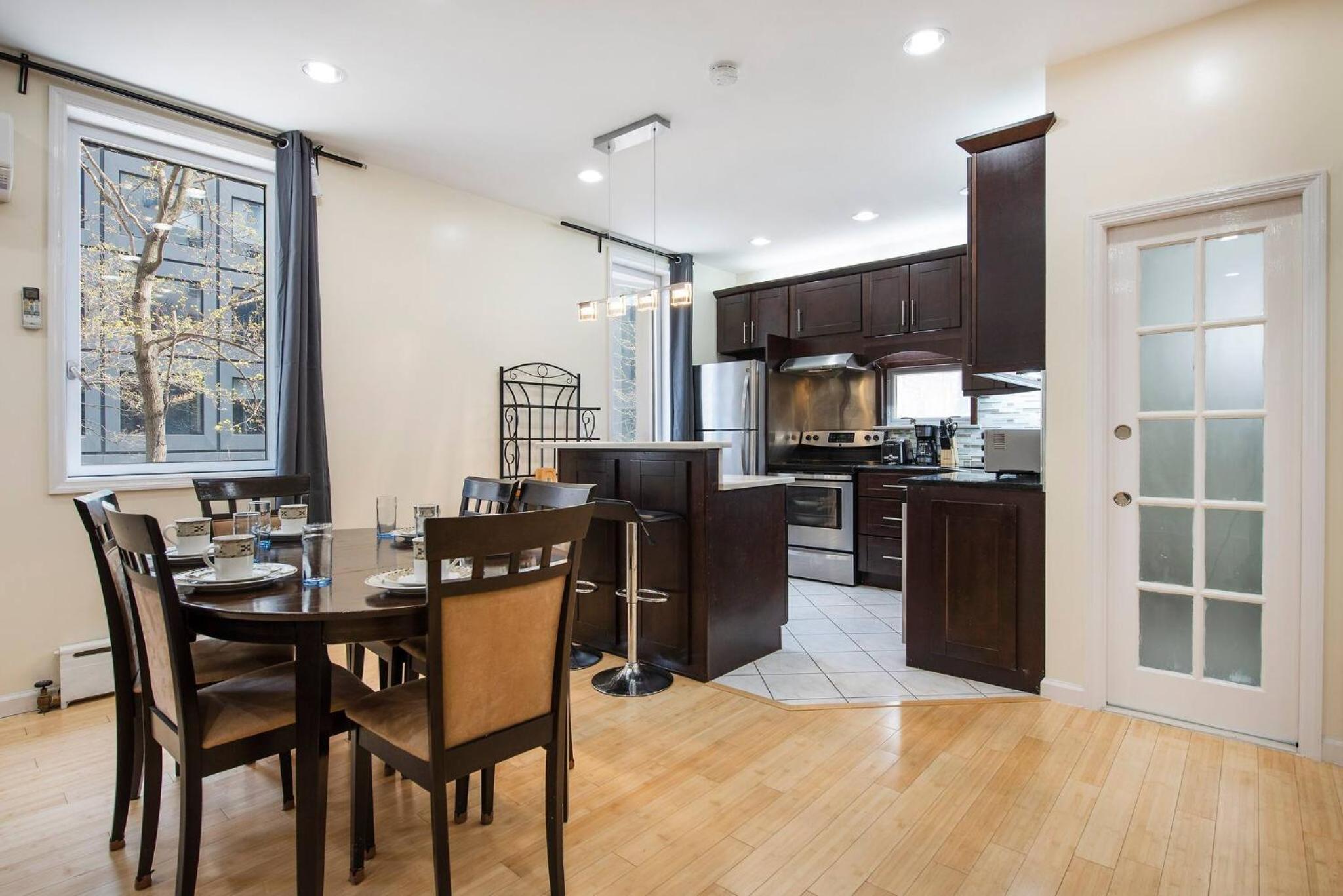 Luxury Sutton Place Duplex 3br 3bth