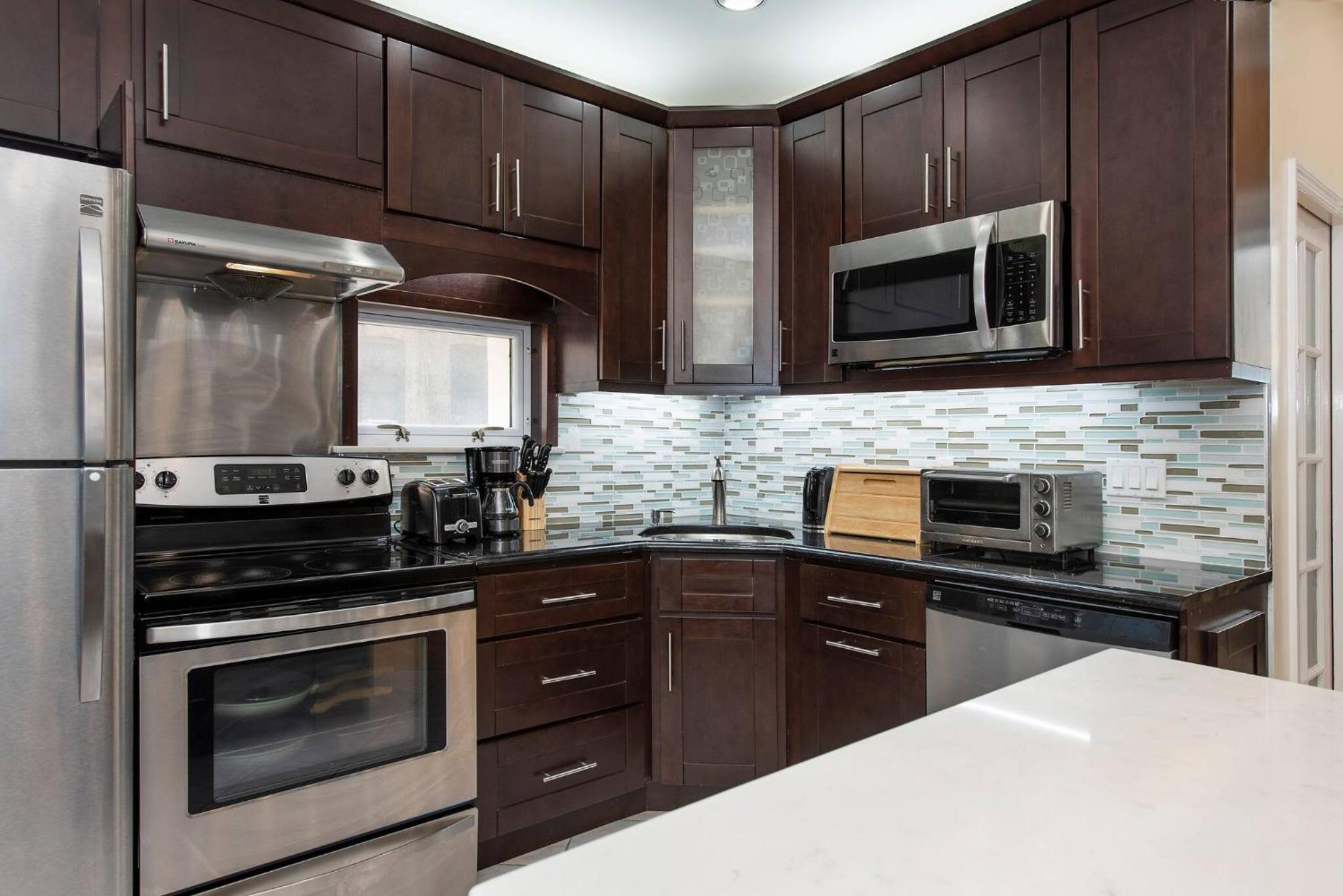 Luxury Sutton Place Duplex 3br 3bth