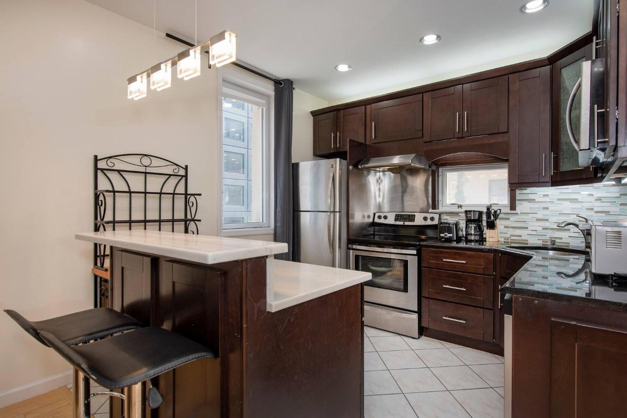 Luxury Sutton Place Duplex 3br 3bth