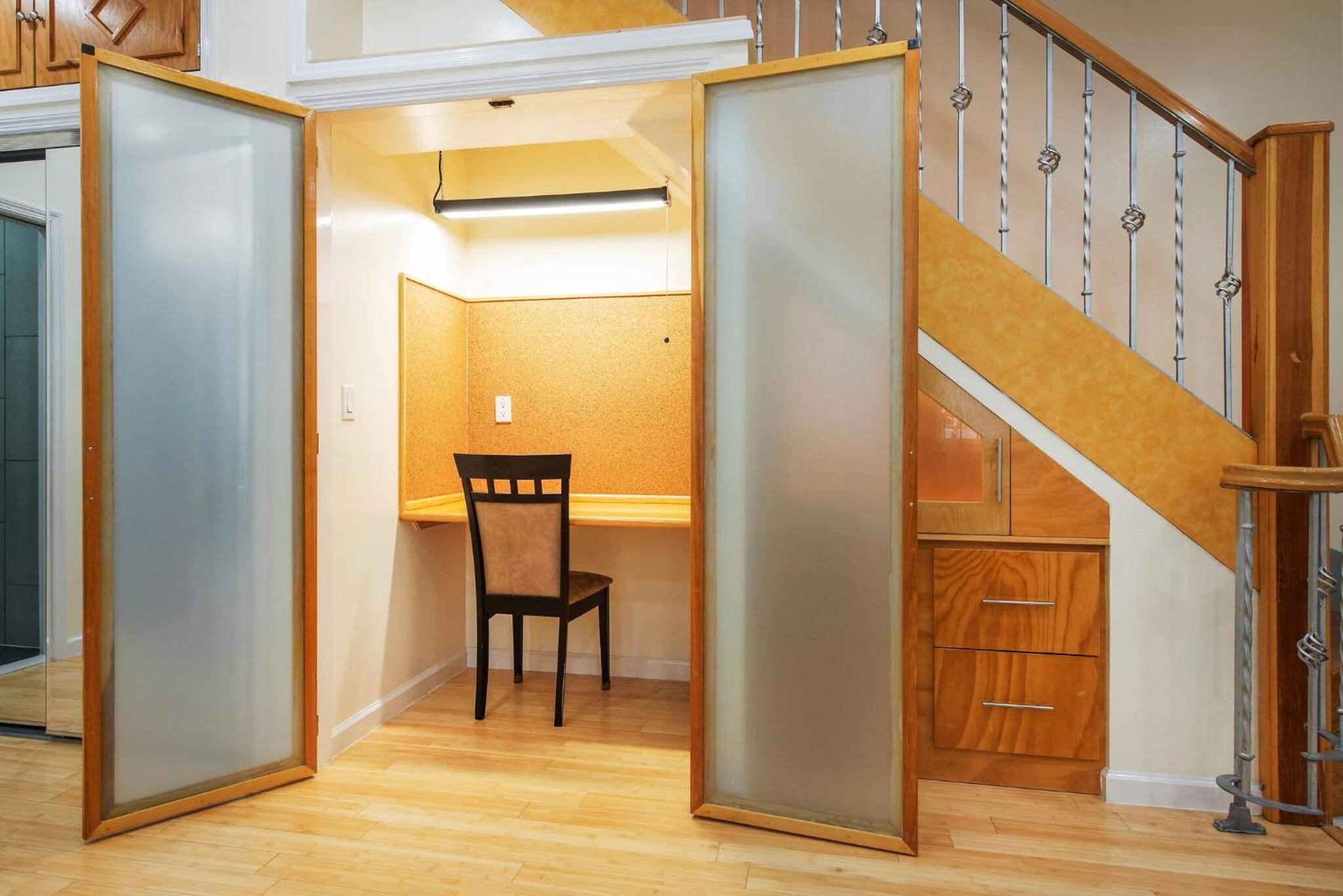 Luxury Sutton Place Duplex 3br 3bth