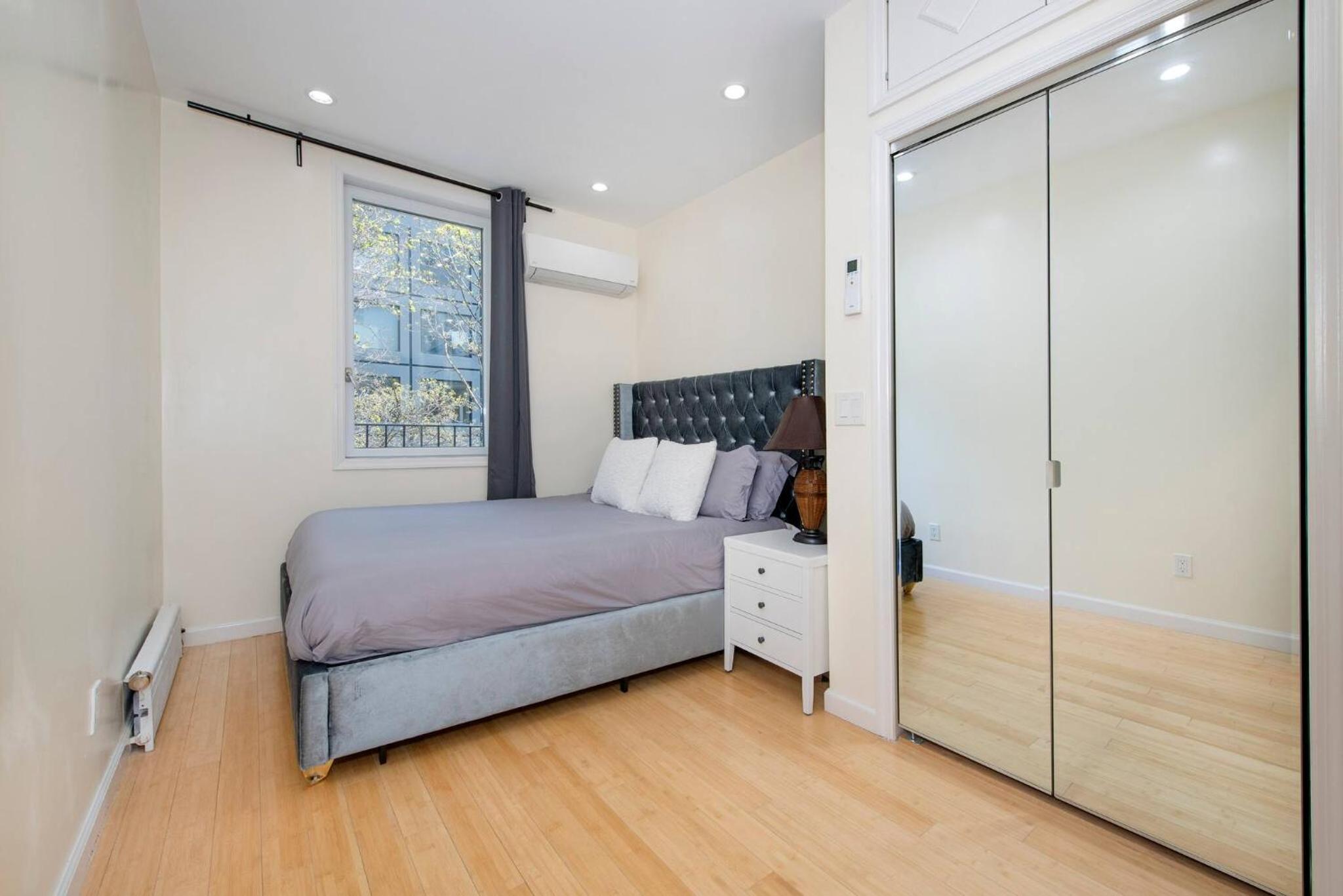 Luxury Sutton Place Duplex 3br 3bth