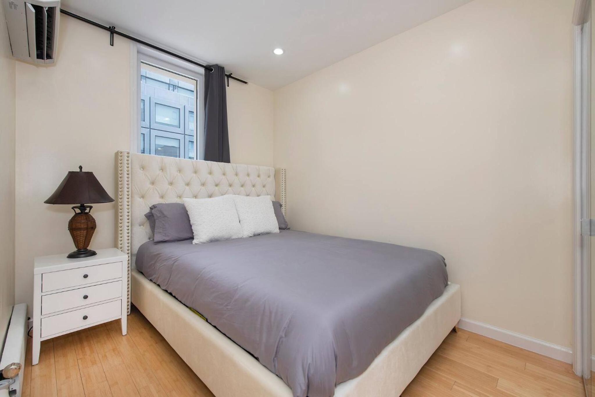 Luxury Sutton Place Duplex 3br 3bth