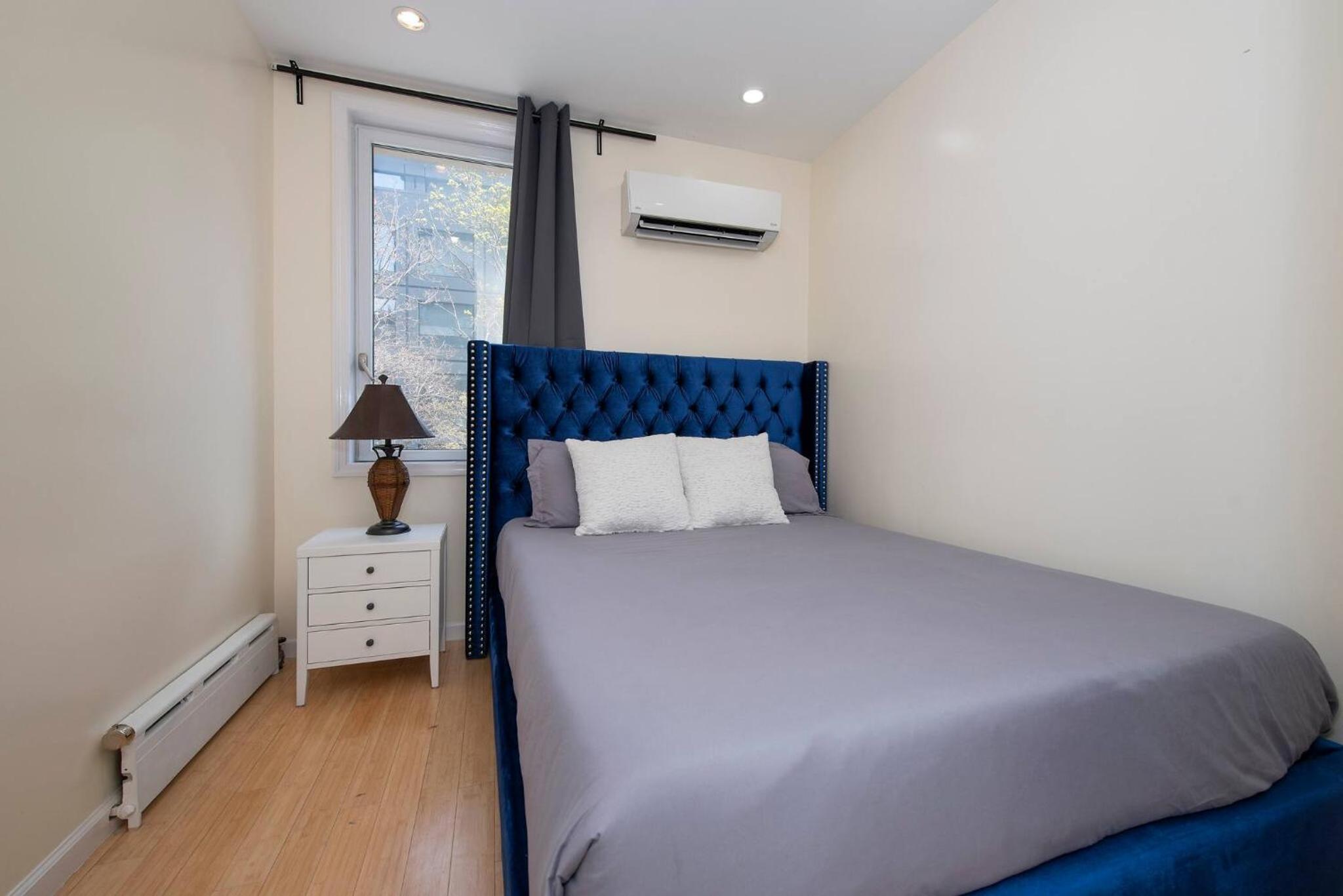 Luxury Sutton Place Duplex 3br 3bth