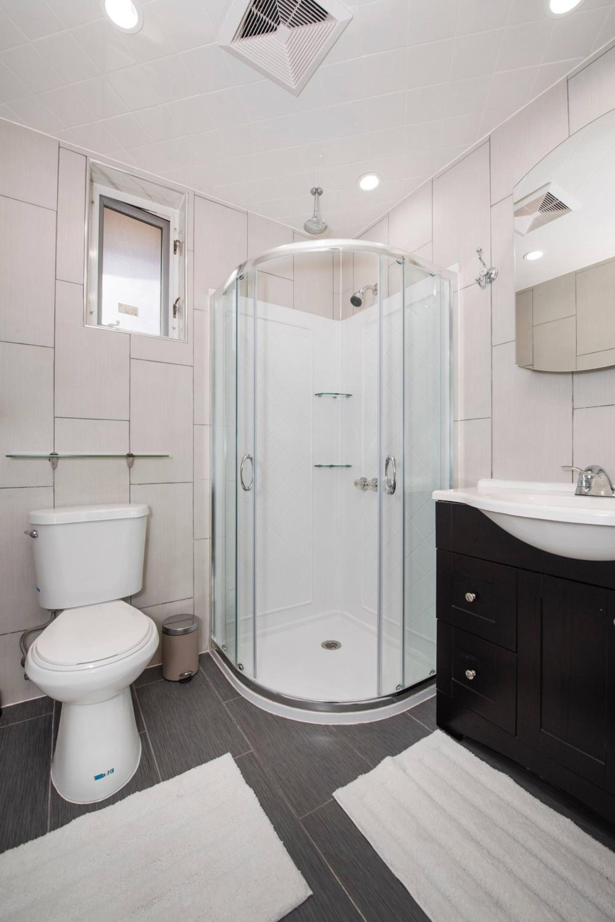 Luxury Sutton Place Duplex 3br 3bth