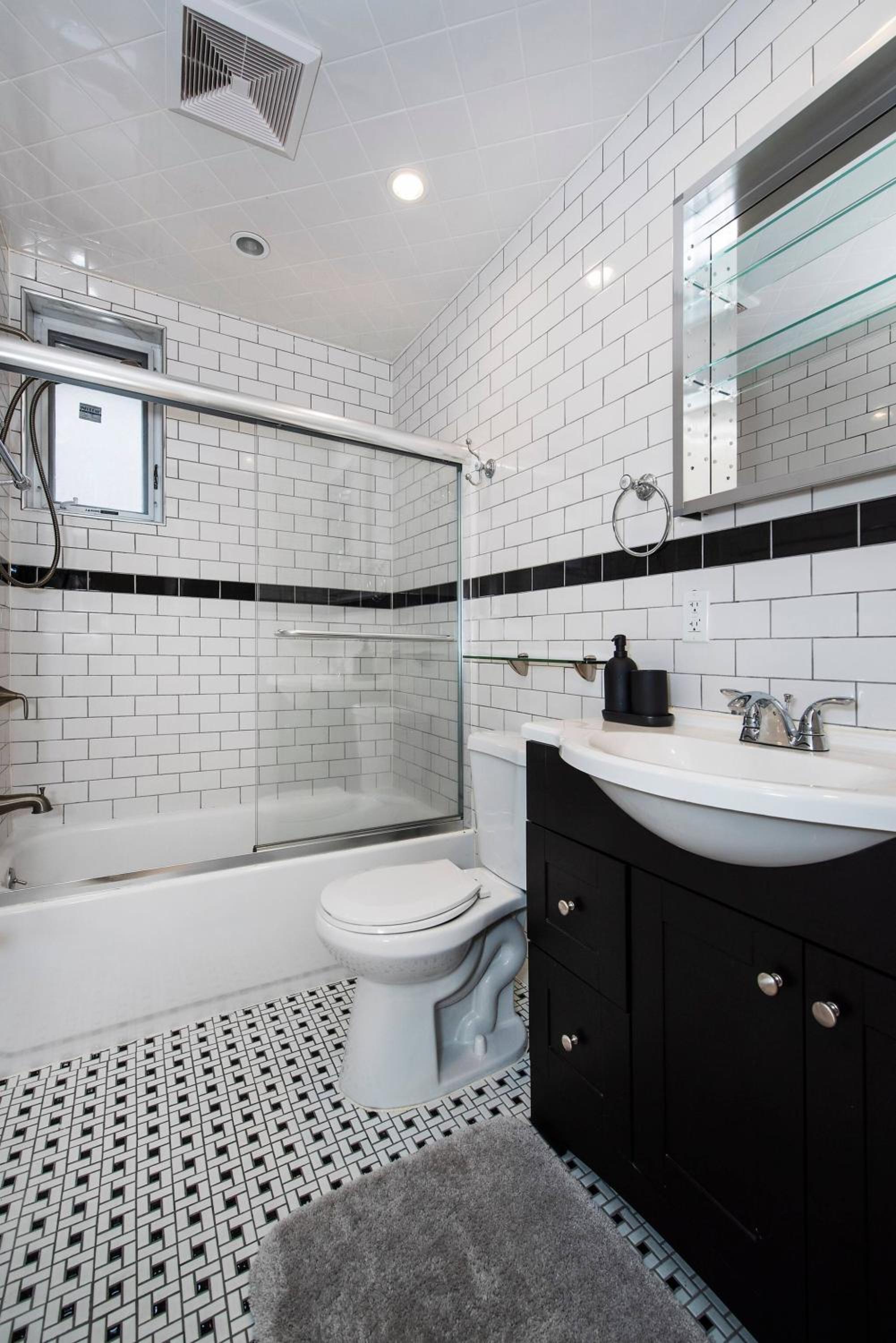 Luxury Sutton Place Duplex 3br 3bth