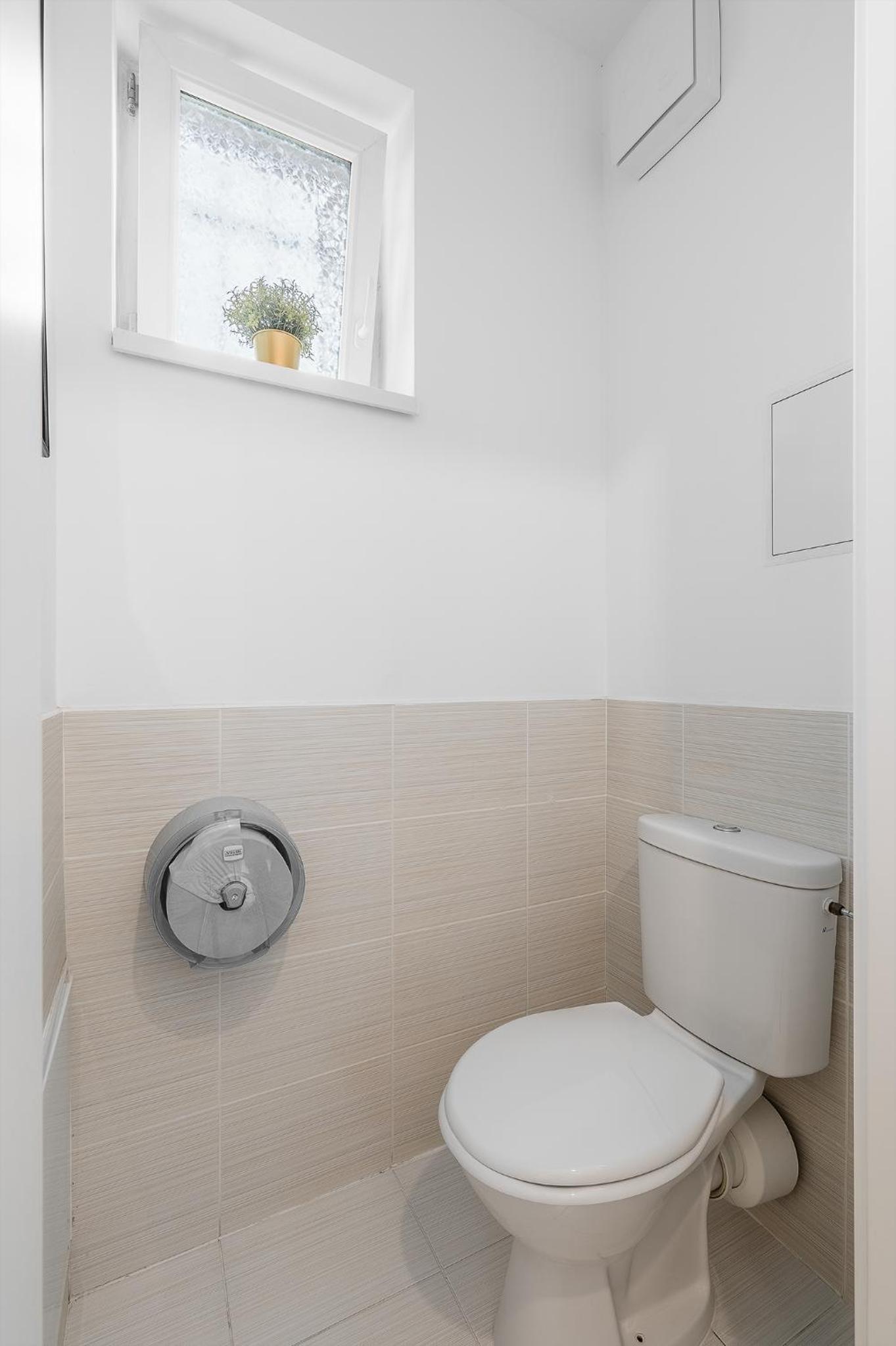 Two-bedrooms apartment CBD BP view 4