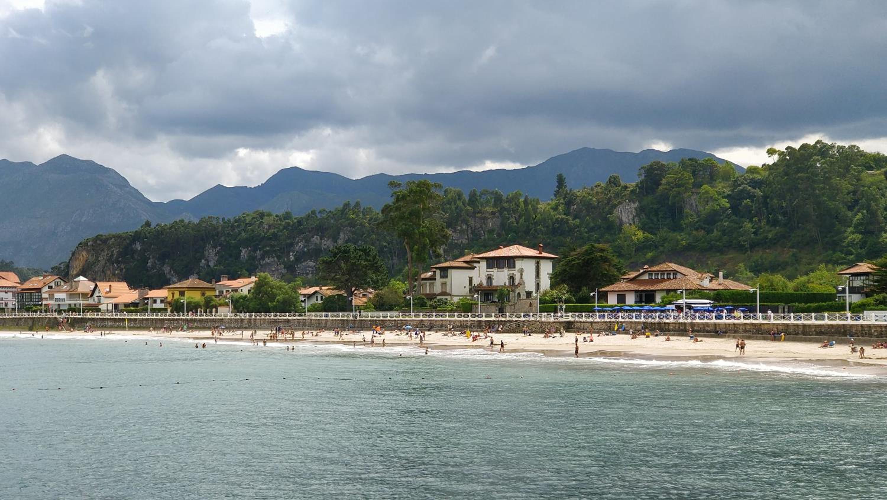LA RAIGADA. Maravilloso chalet a pie de playa