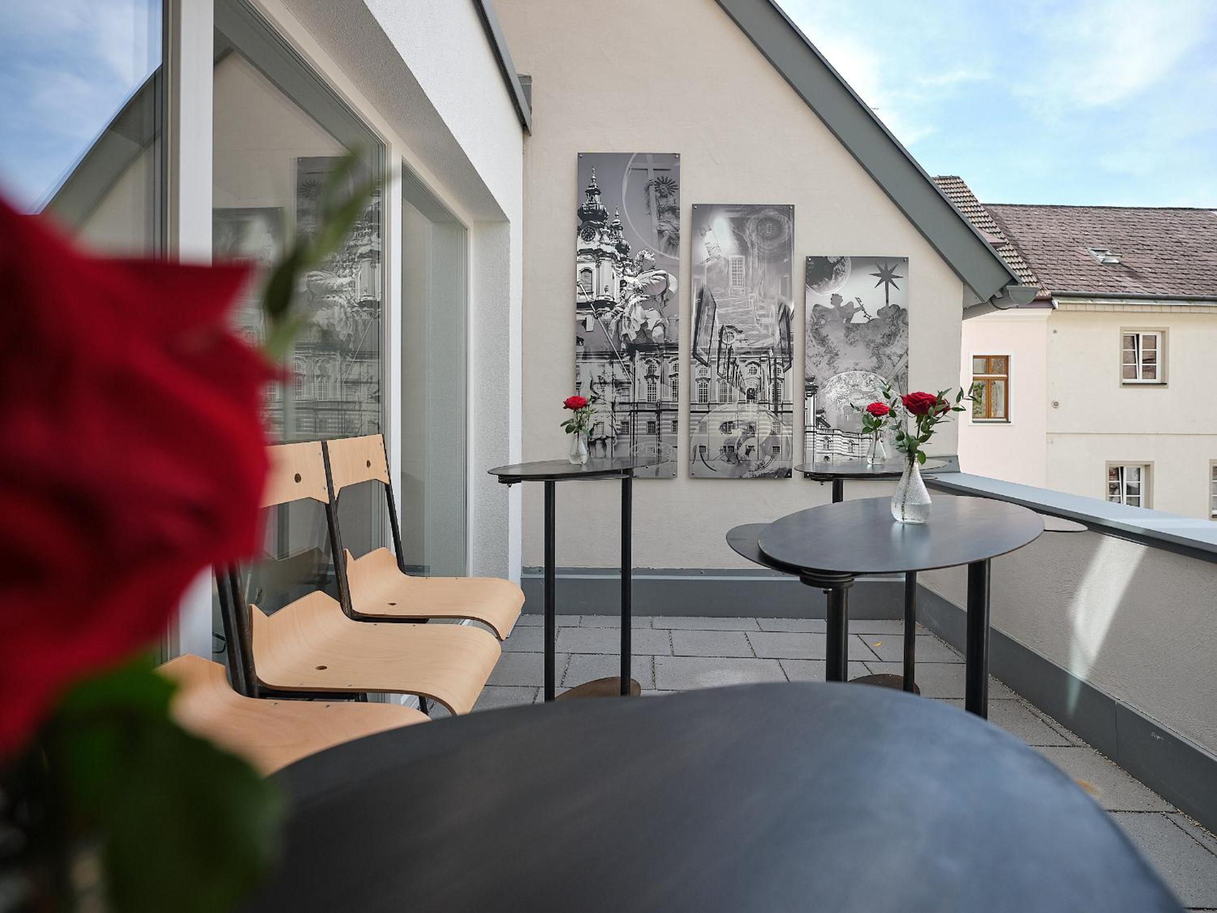 Haus Fünf mit 2 Apartments und Studio-Loft mit Terrasse