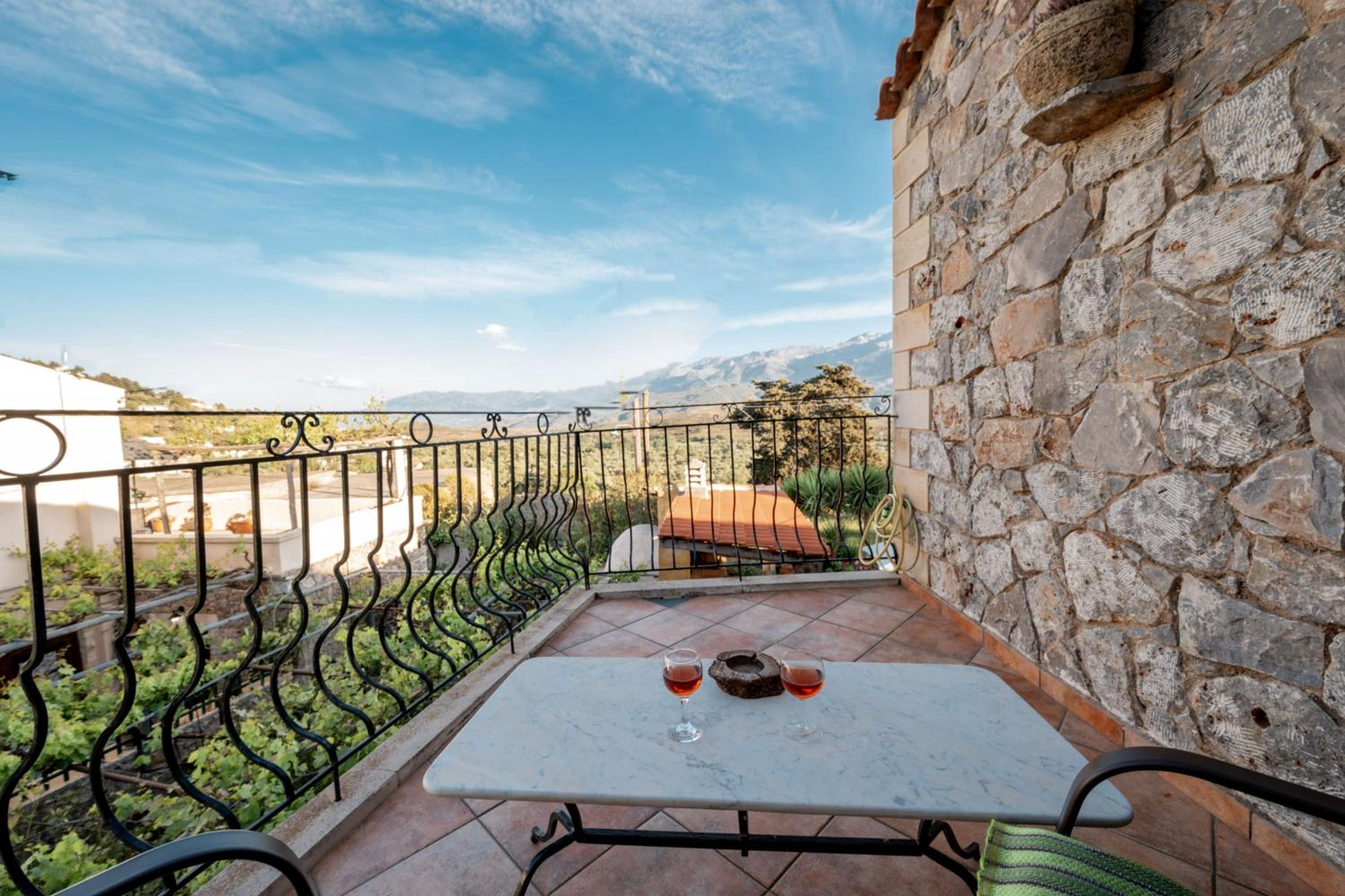 Maria's Serene Countryside Retreat by Chania view 3
