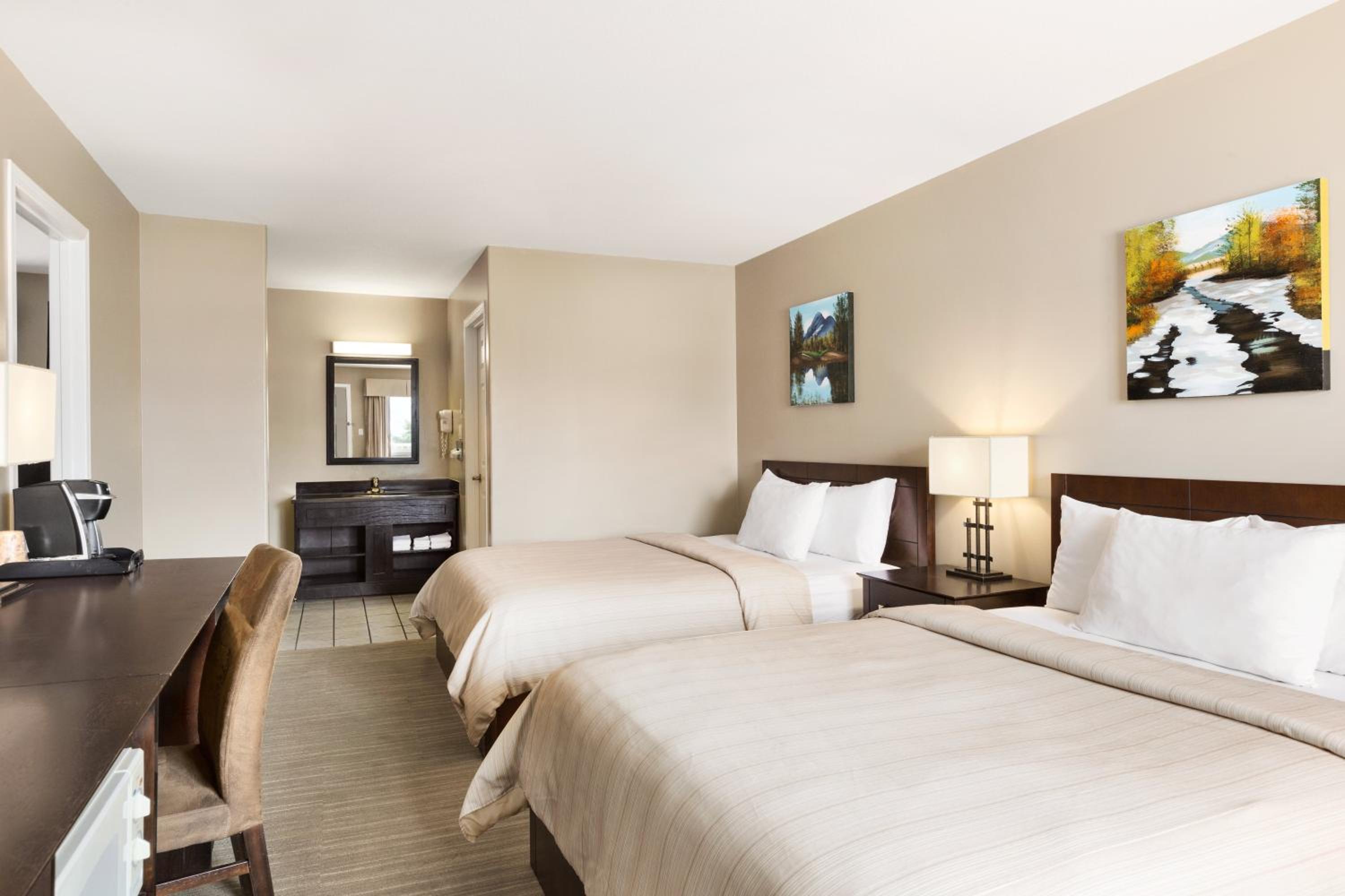 Golden Vacations - Days Inn by Wyndham Golden - Property Image 34