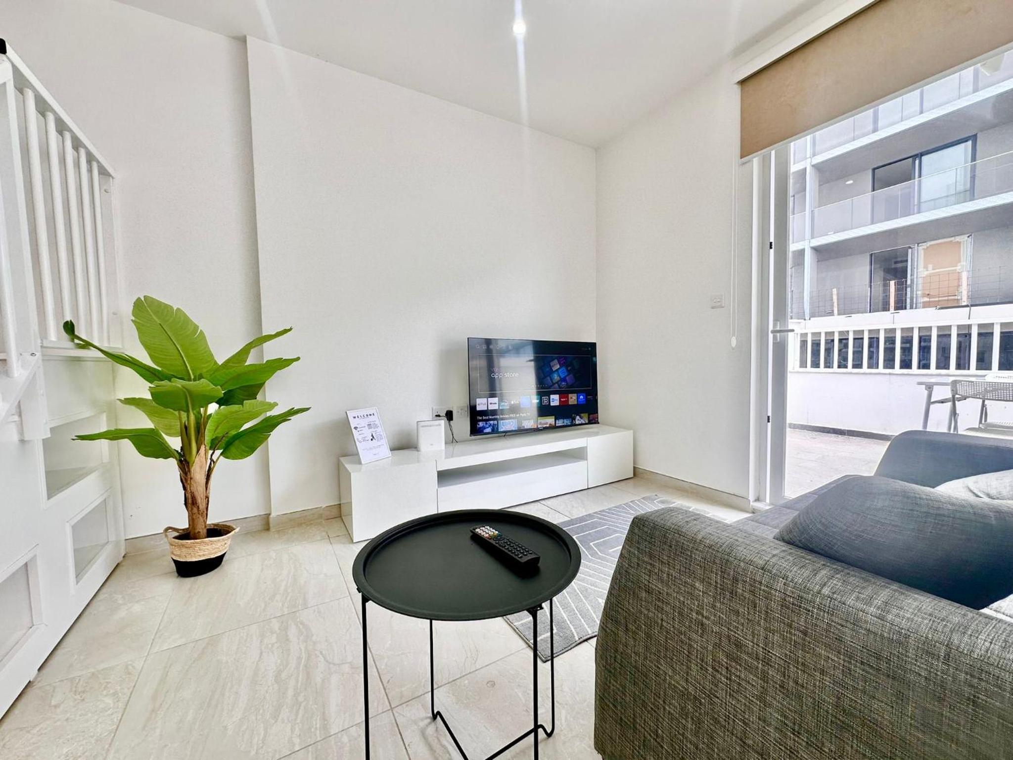 Modern Retreat in the heart of St Julians photo 4