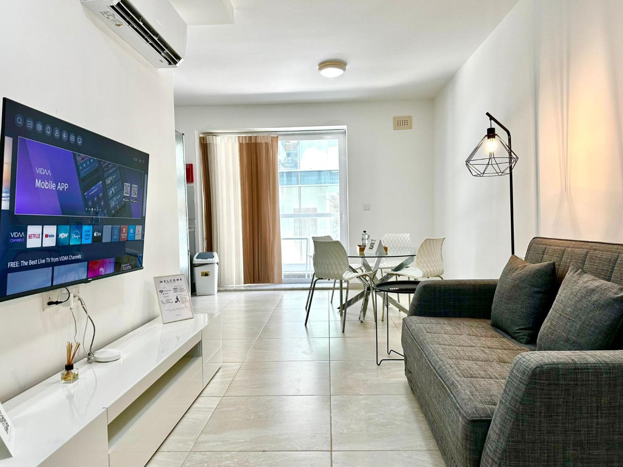Modern Retreat in the heart of St Julians photo 5