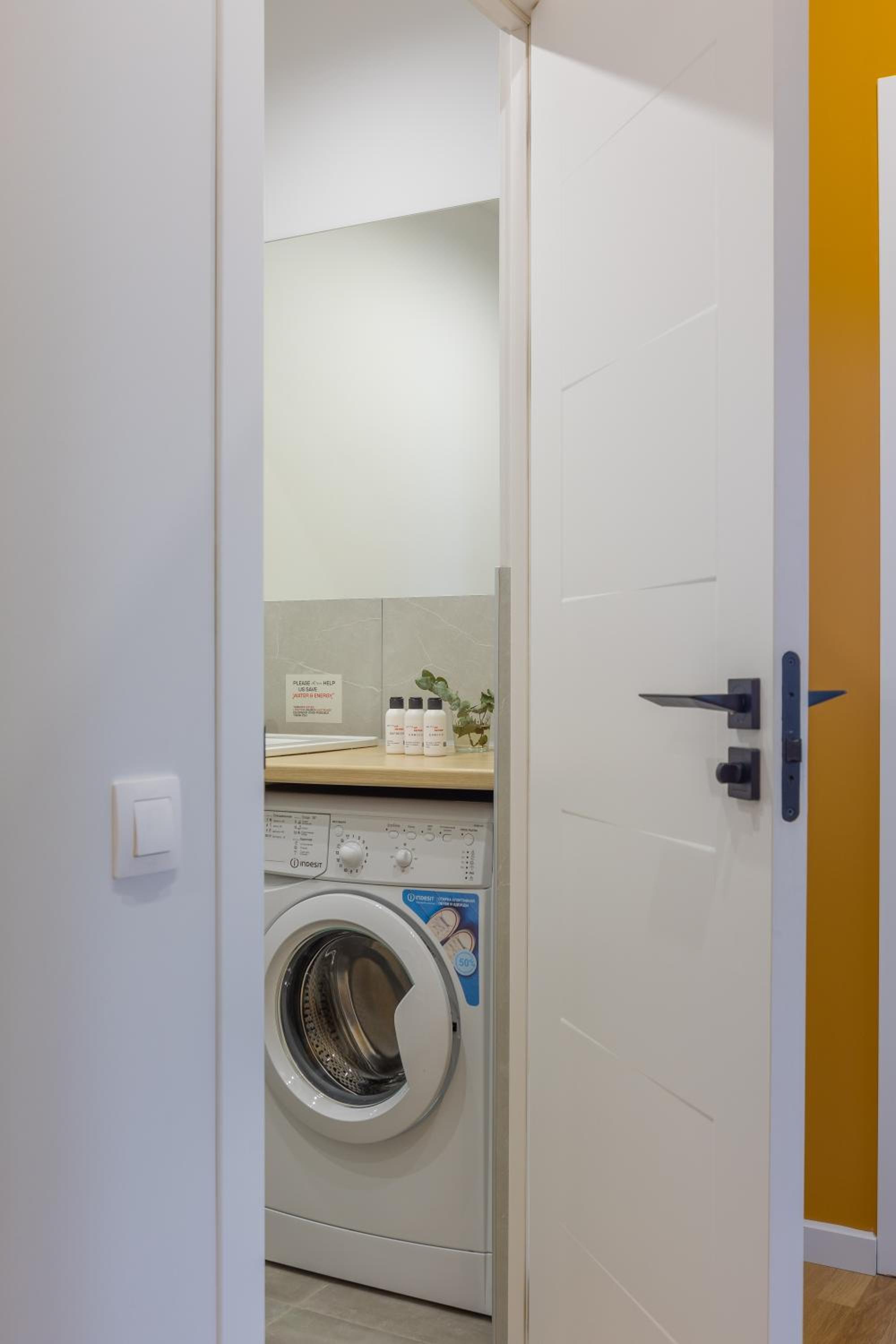 Apartment KeyGo #0065 is the key to a comfortable location