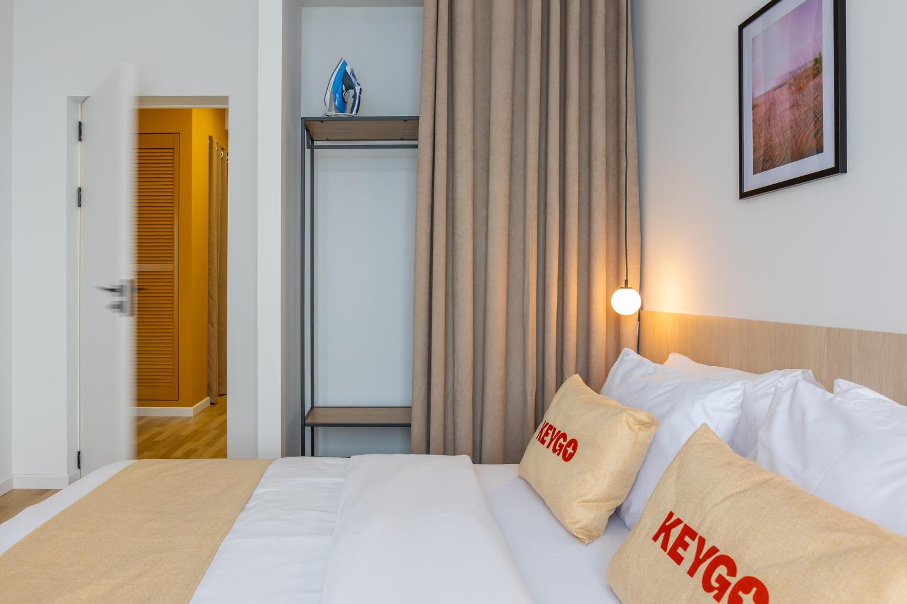 Apartment KeyGo #0065 is the key to a comfortable location