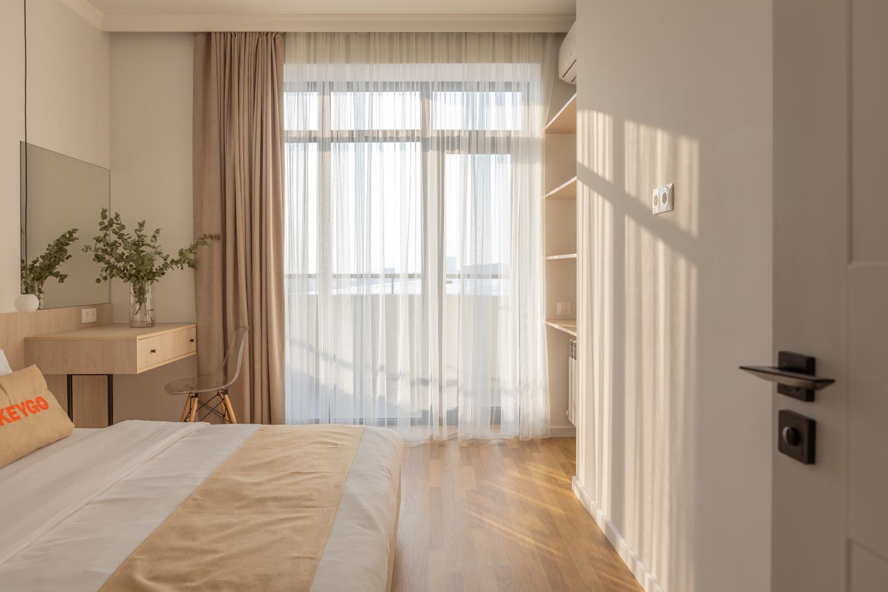 Apartment KeyGo #0065 is the key to a comfortable location