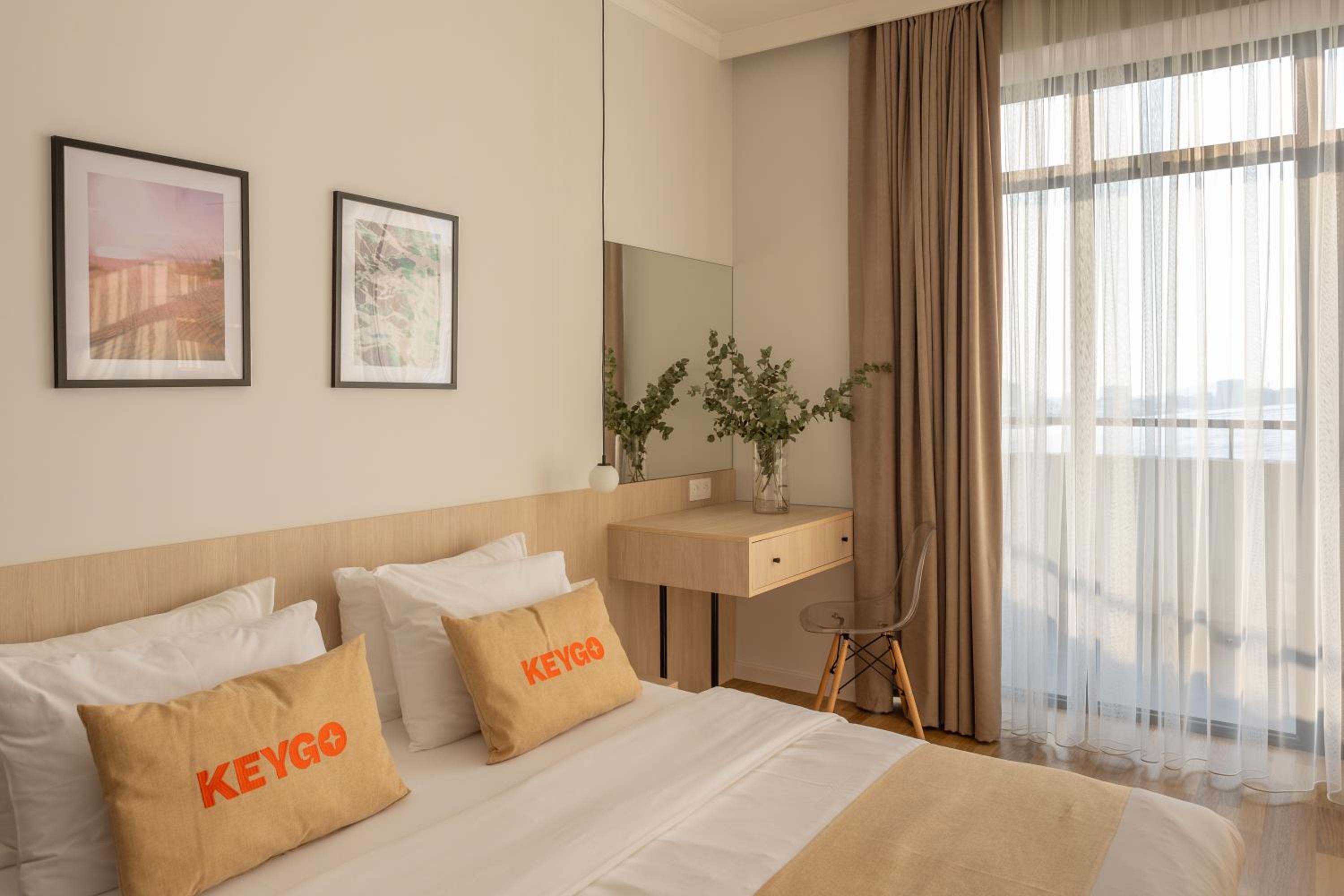 Apartment KeyGo #0065 is the key to a comfortable location
