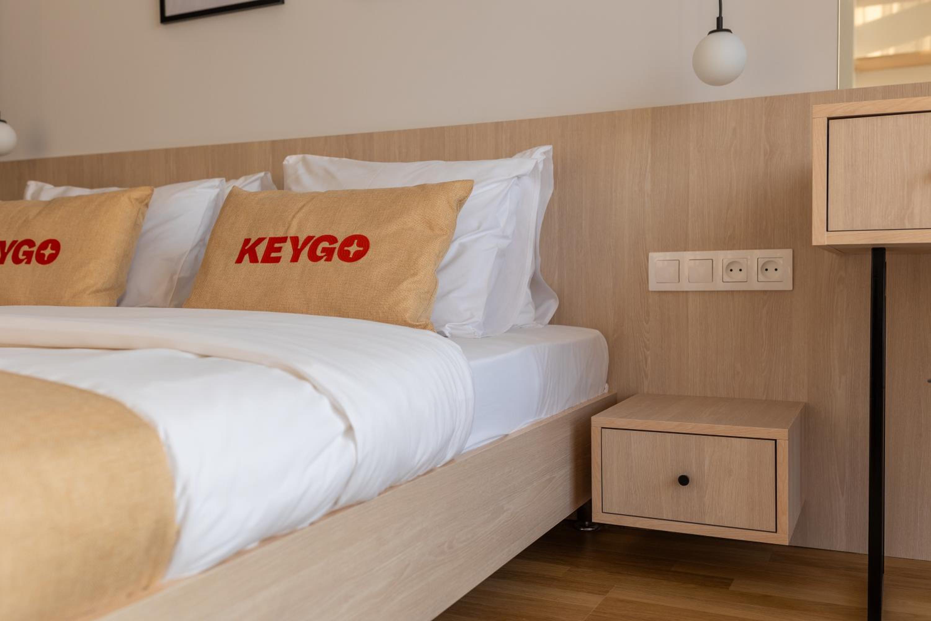 Apartment KeyGo #0065 is the key to a comfortable location