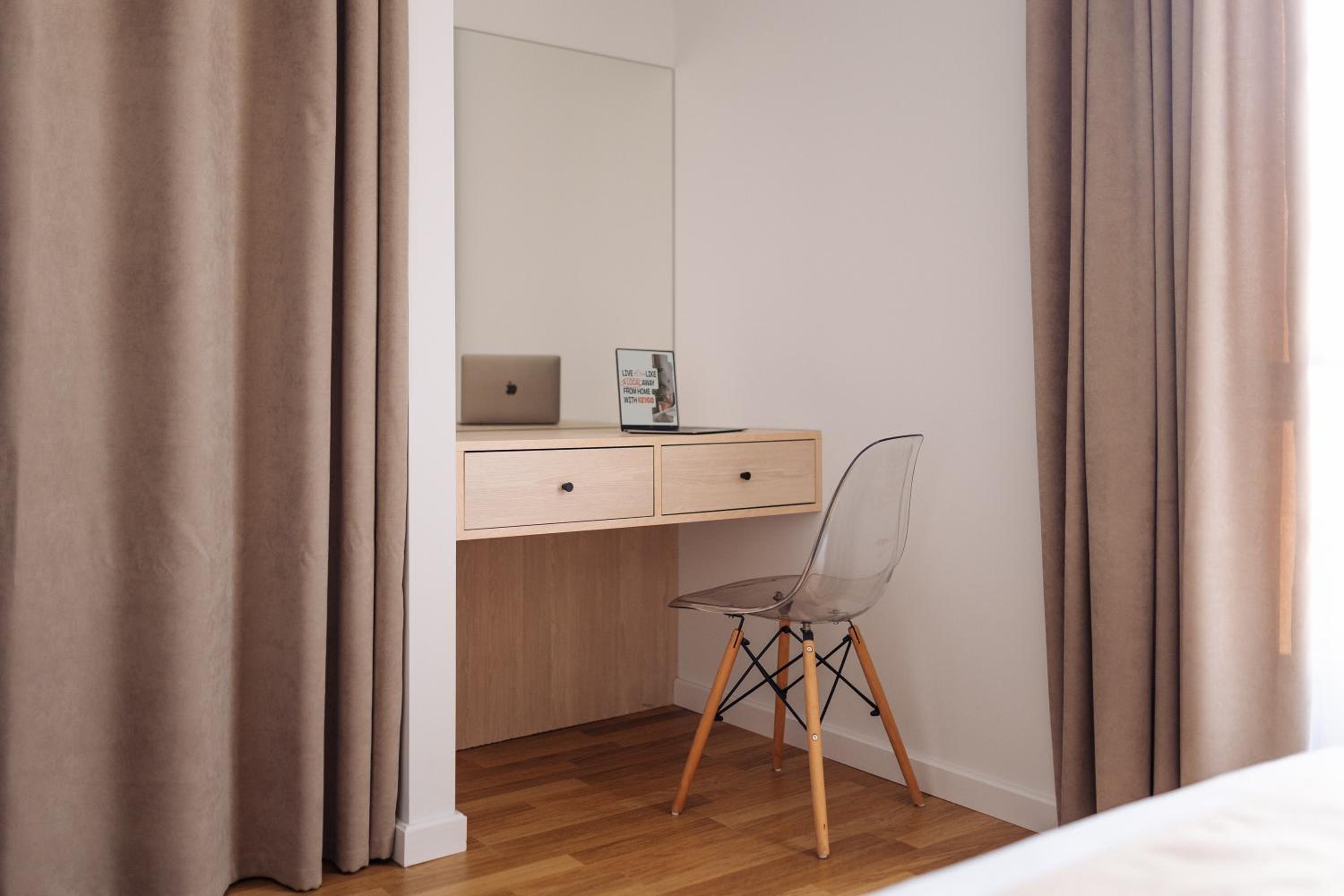 Apartment KeyGo #0065 is the key to a comfortable location
