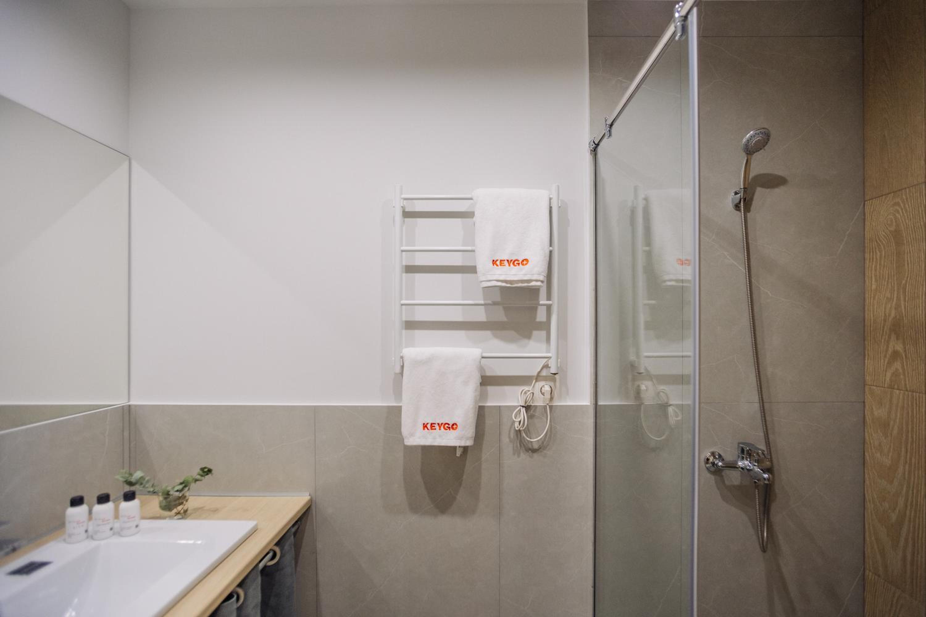 Apartment KeyGo #0065 is the key to a comfortable location