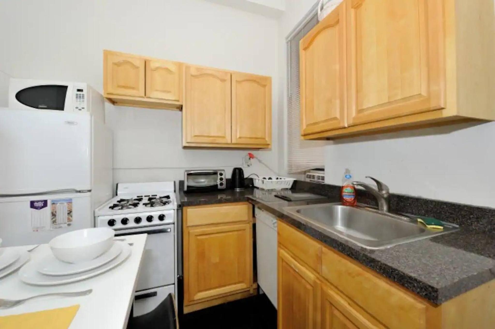Ideal 3br Near Times Square