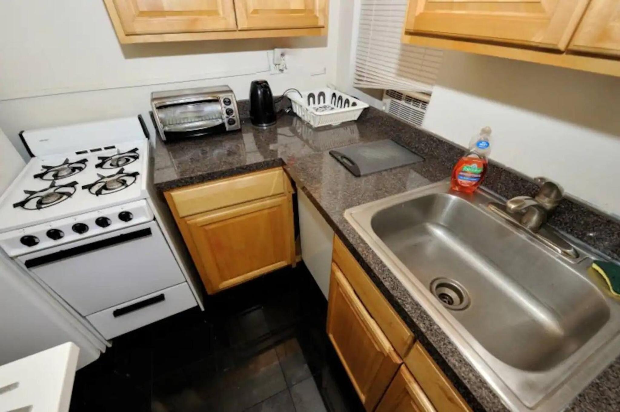 Ideal 3br Near Times Square