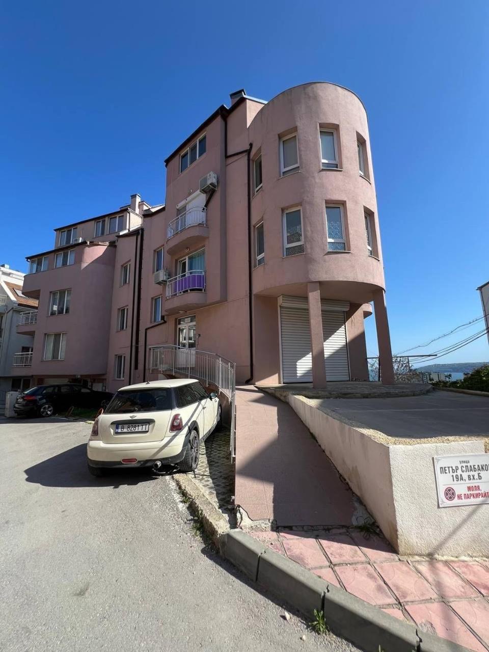 ID Apartment