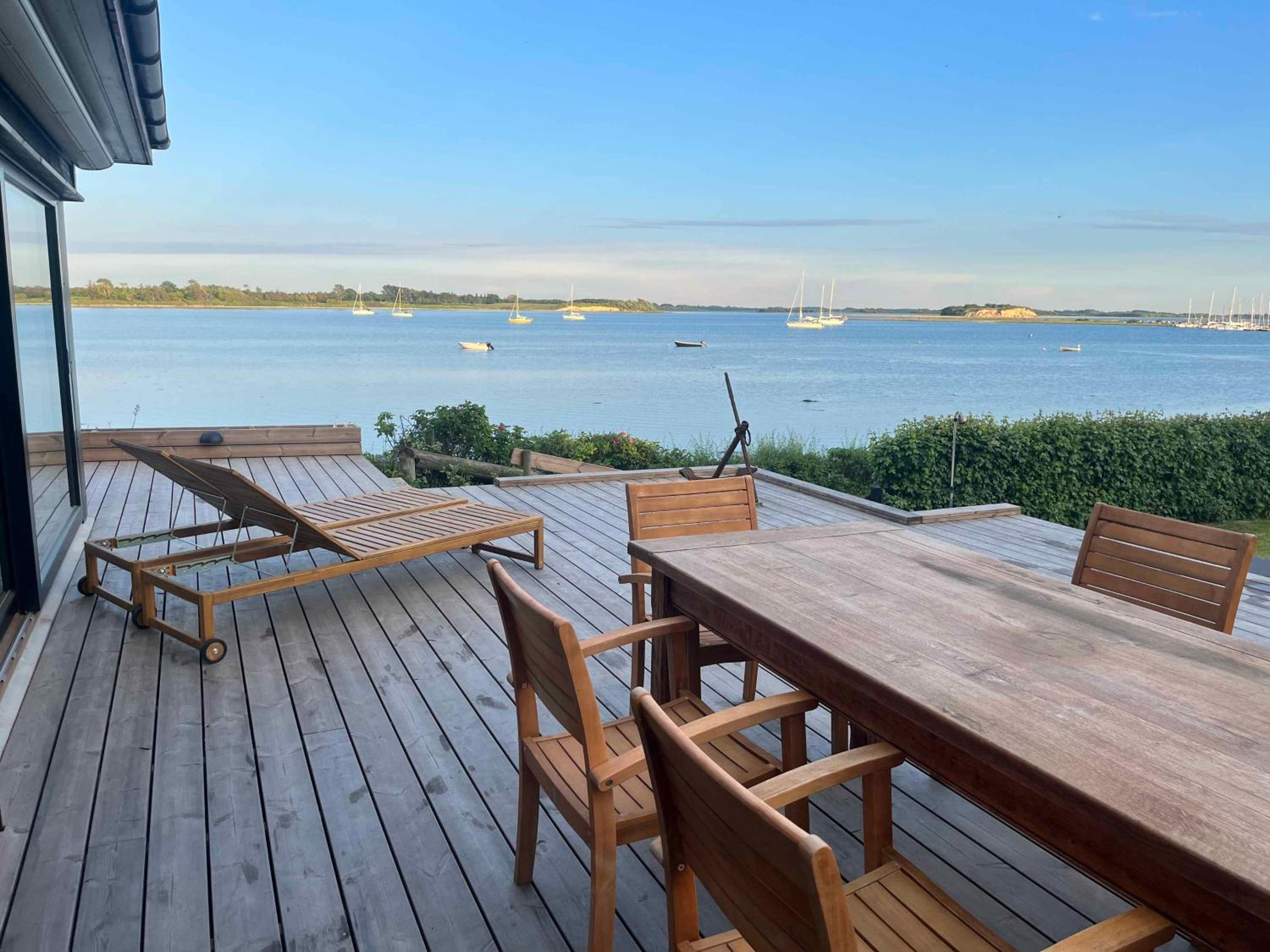 Lovely Beach House With Panoramic View