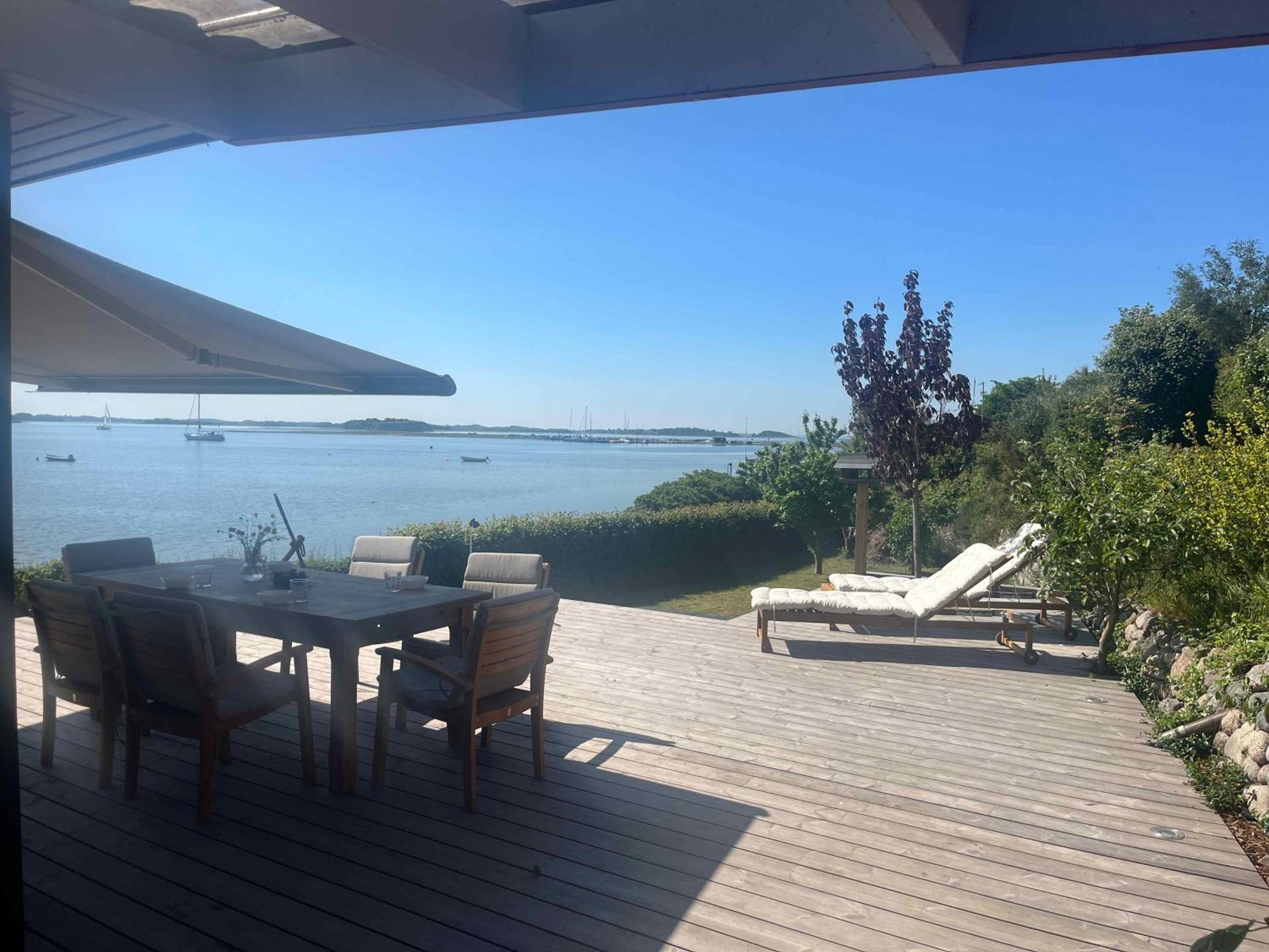 Lovely Beach House With Panoramic View