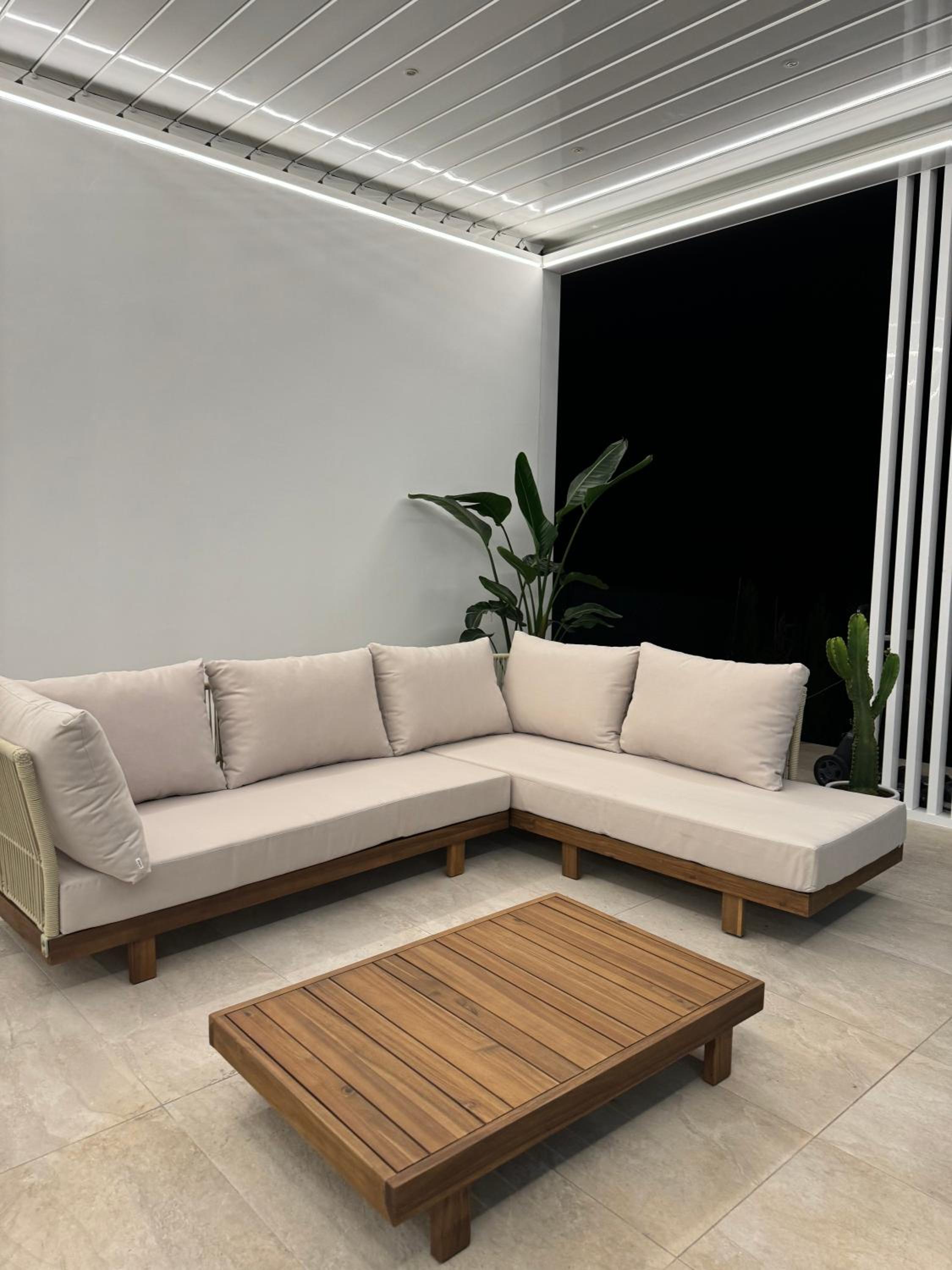 Villa exclusiva con piscina infinity y jacuzzi!