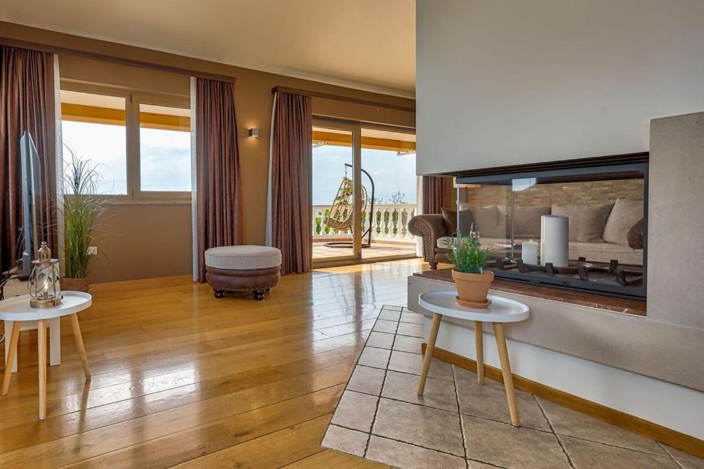Villa Mara