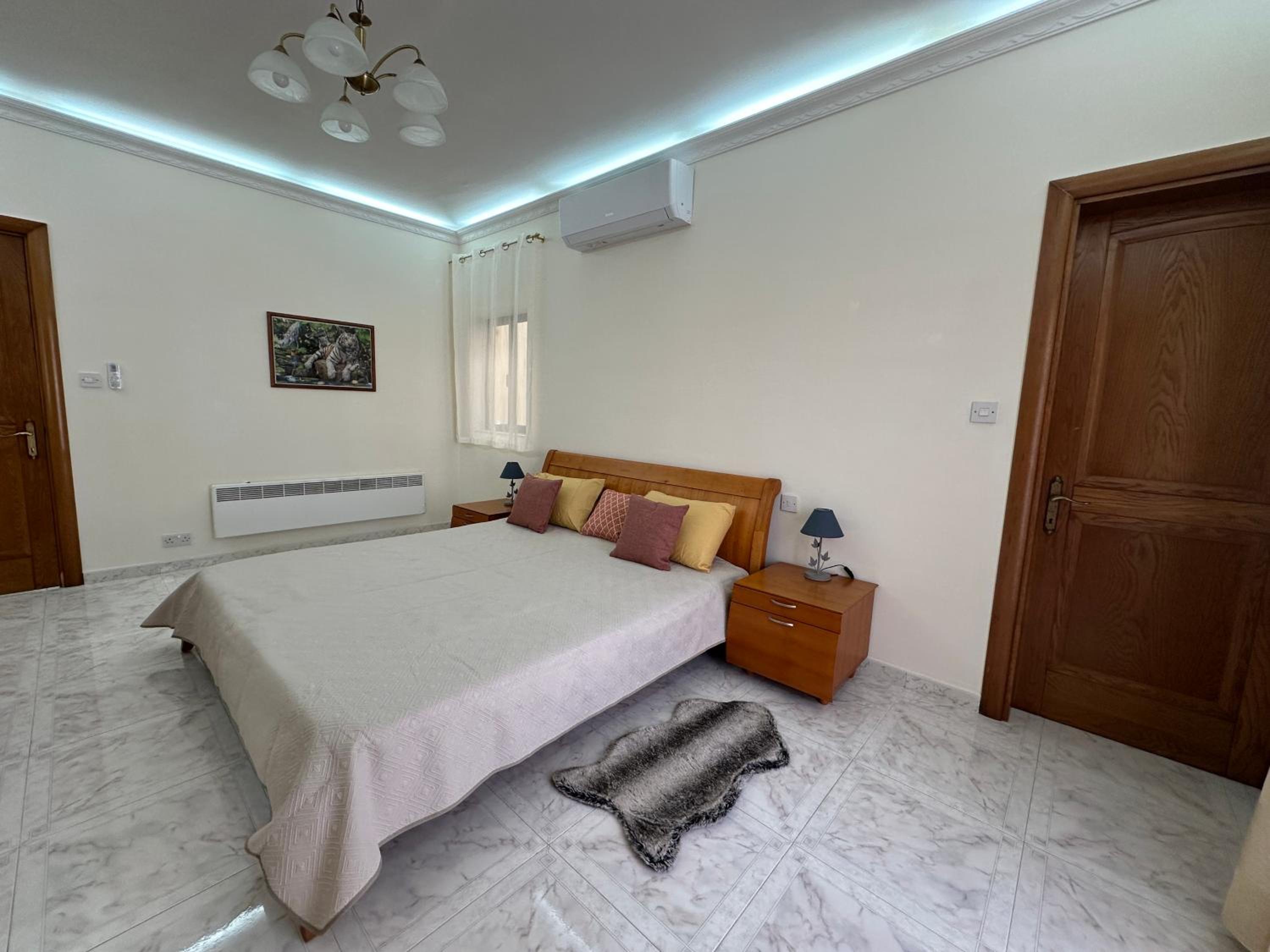Spacious airy penthouse near Bugibba square photo 3