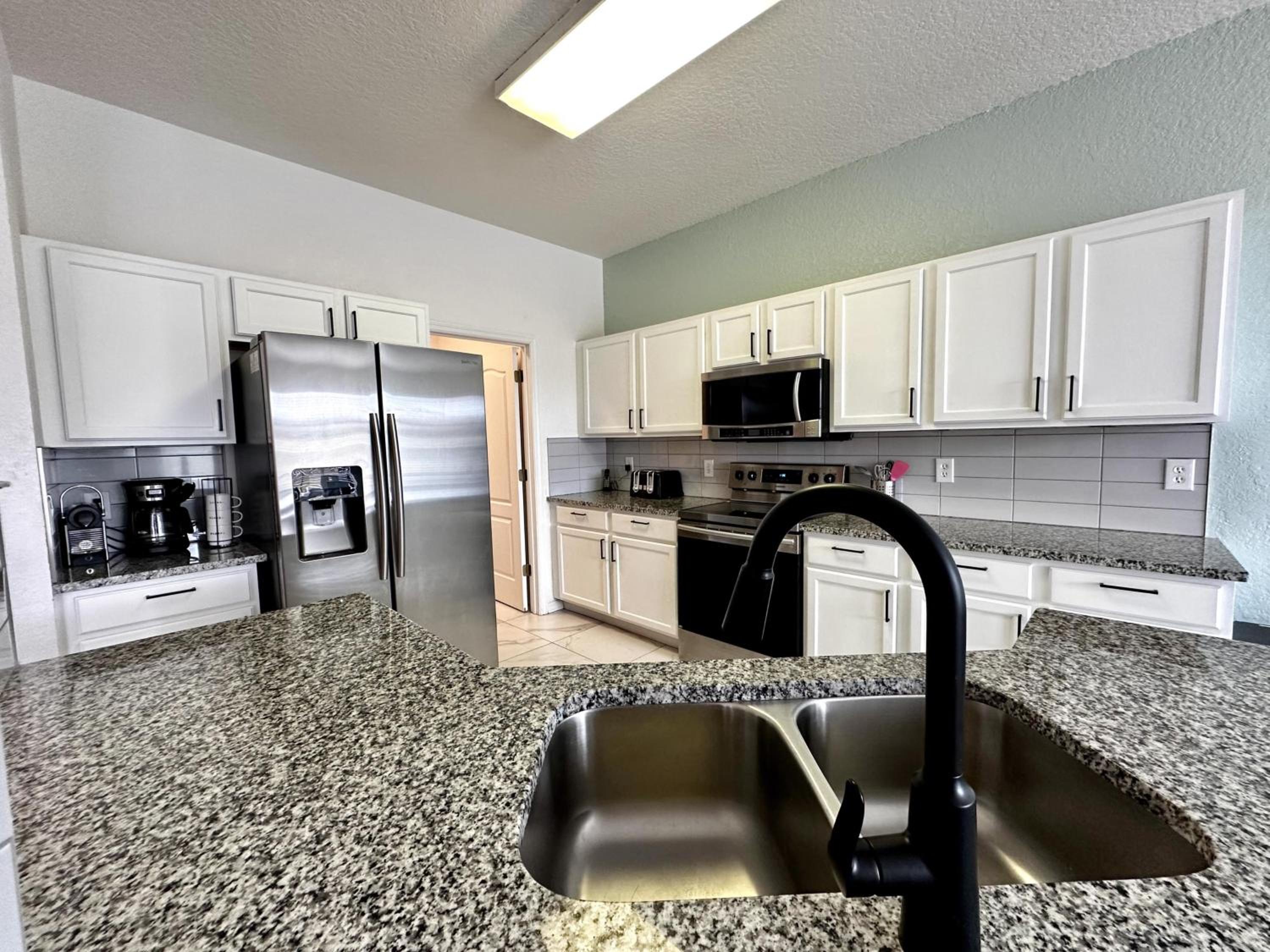 Convenient To Restaurants, Pool, Golf Views view 4