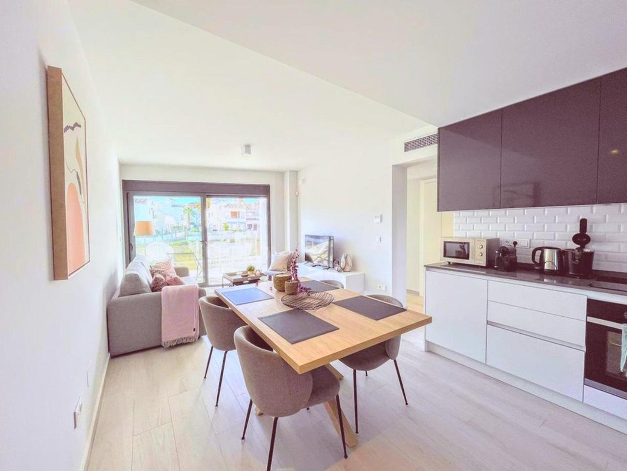 Spacious new apartment in Villamartin for 4 guests